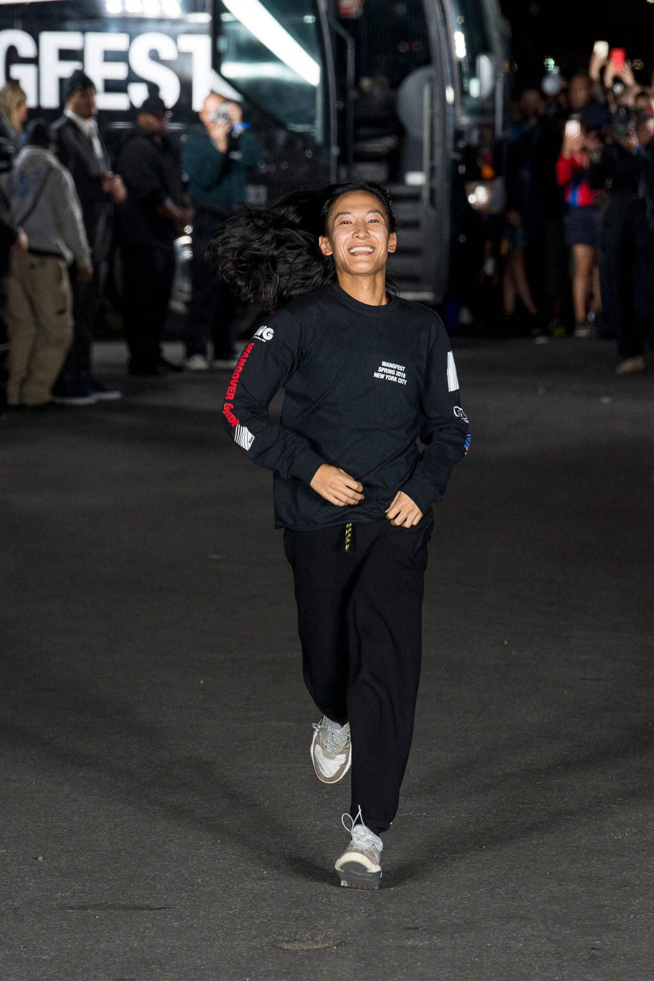 Alexander Wang Running With A Smile Wallpaper