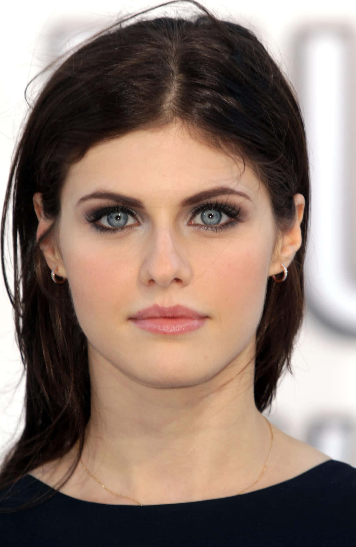 Alexandra Daddario: The Stunning Actress You Need to Know, by Claire  Anderson
