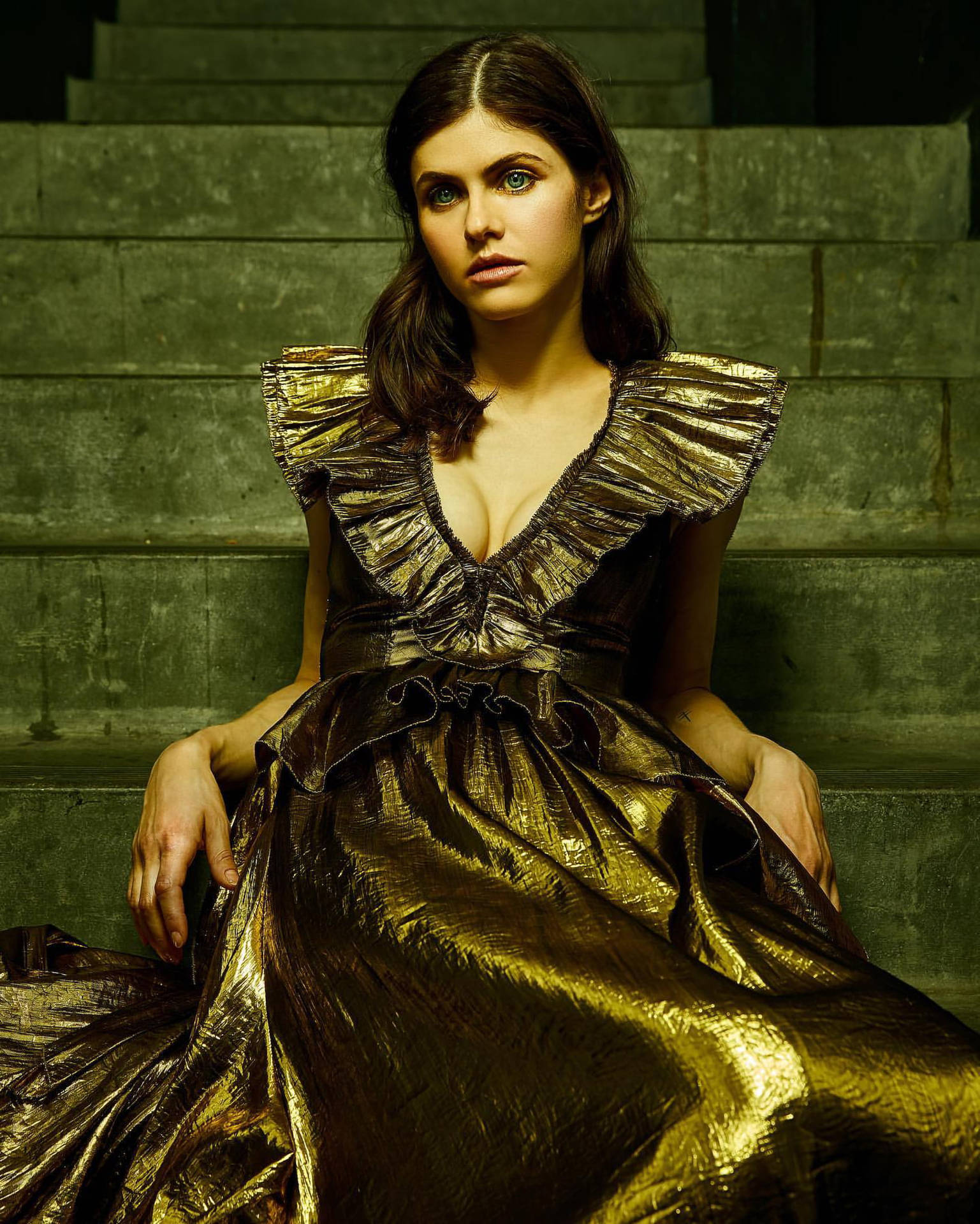 Alexandra Daddario Gown On Stairs Wallpaper