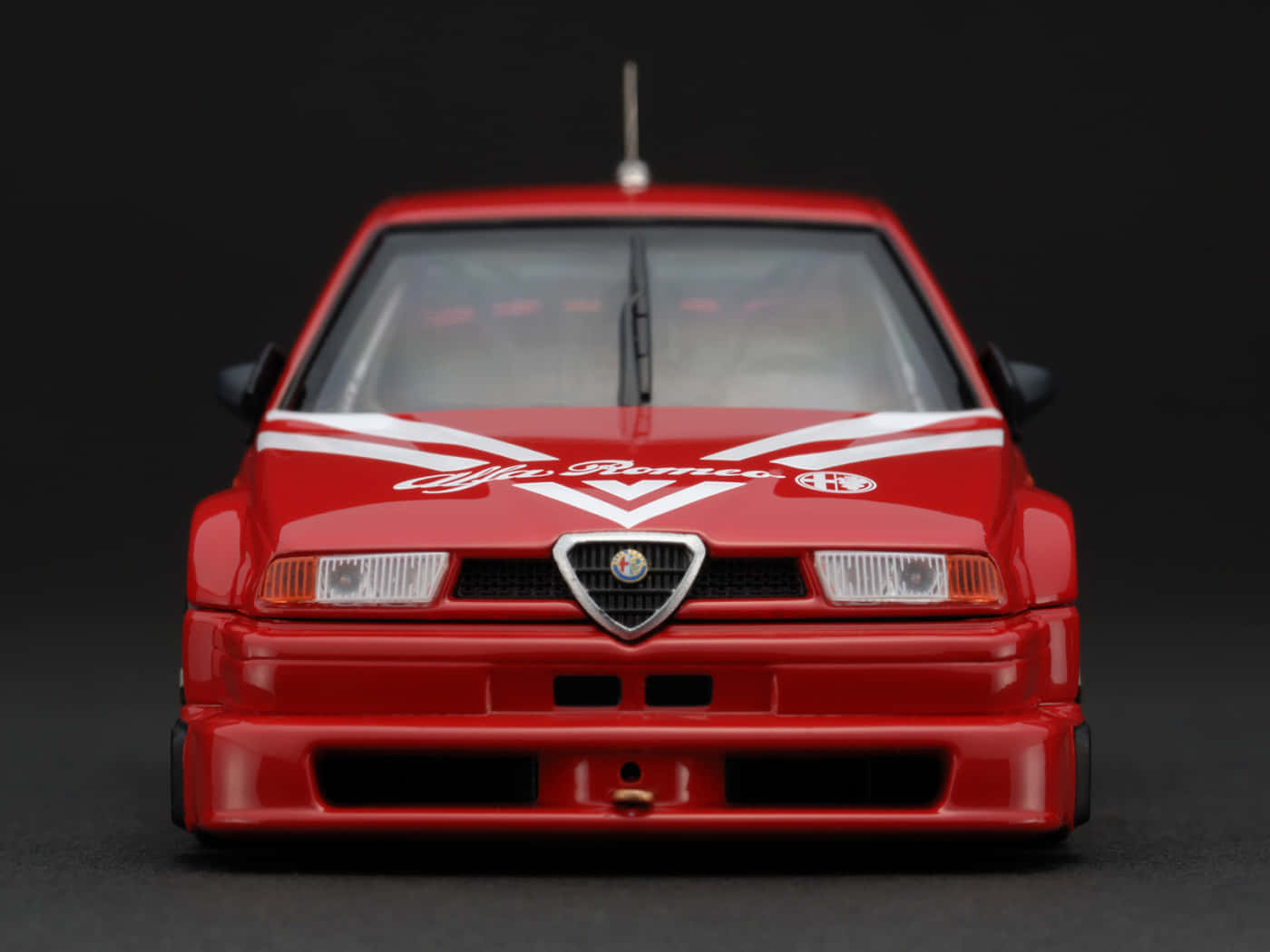 Kännspänningen På Den Öppna Vägen I En Alfa Romeo