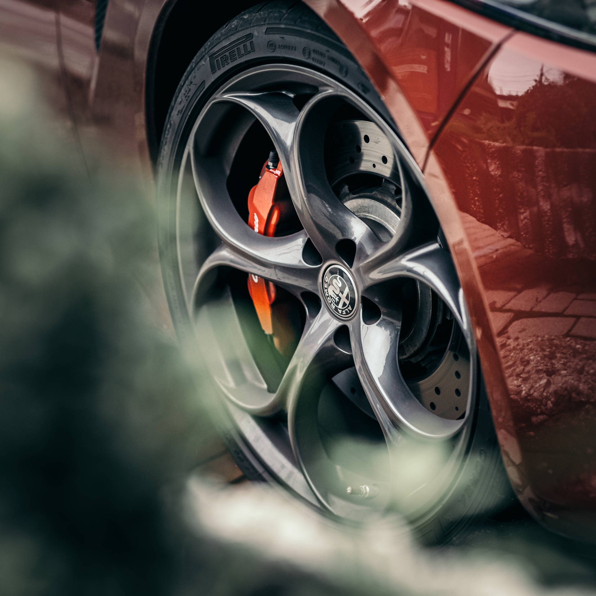 Alfa Romeo Giulia car wheel metal rim selective focus photo wallpaper.