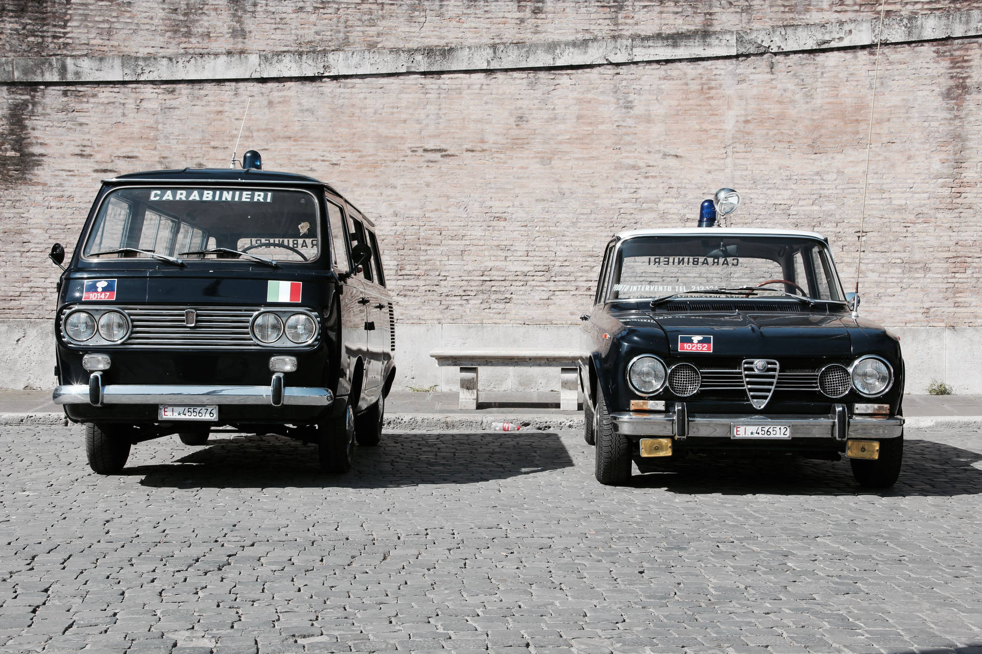 Alfa Romeo black police cars of Carabiniere Italy wallpaper.