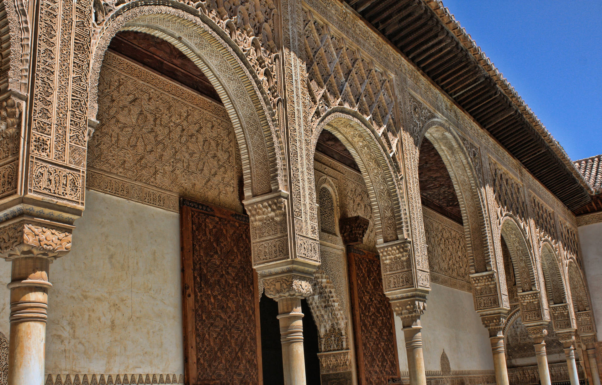 Arcatedell'edificio Dell'alhambra Sfondo