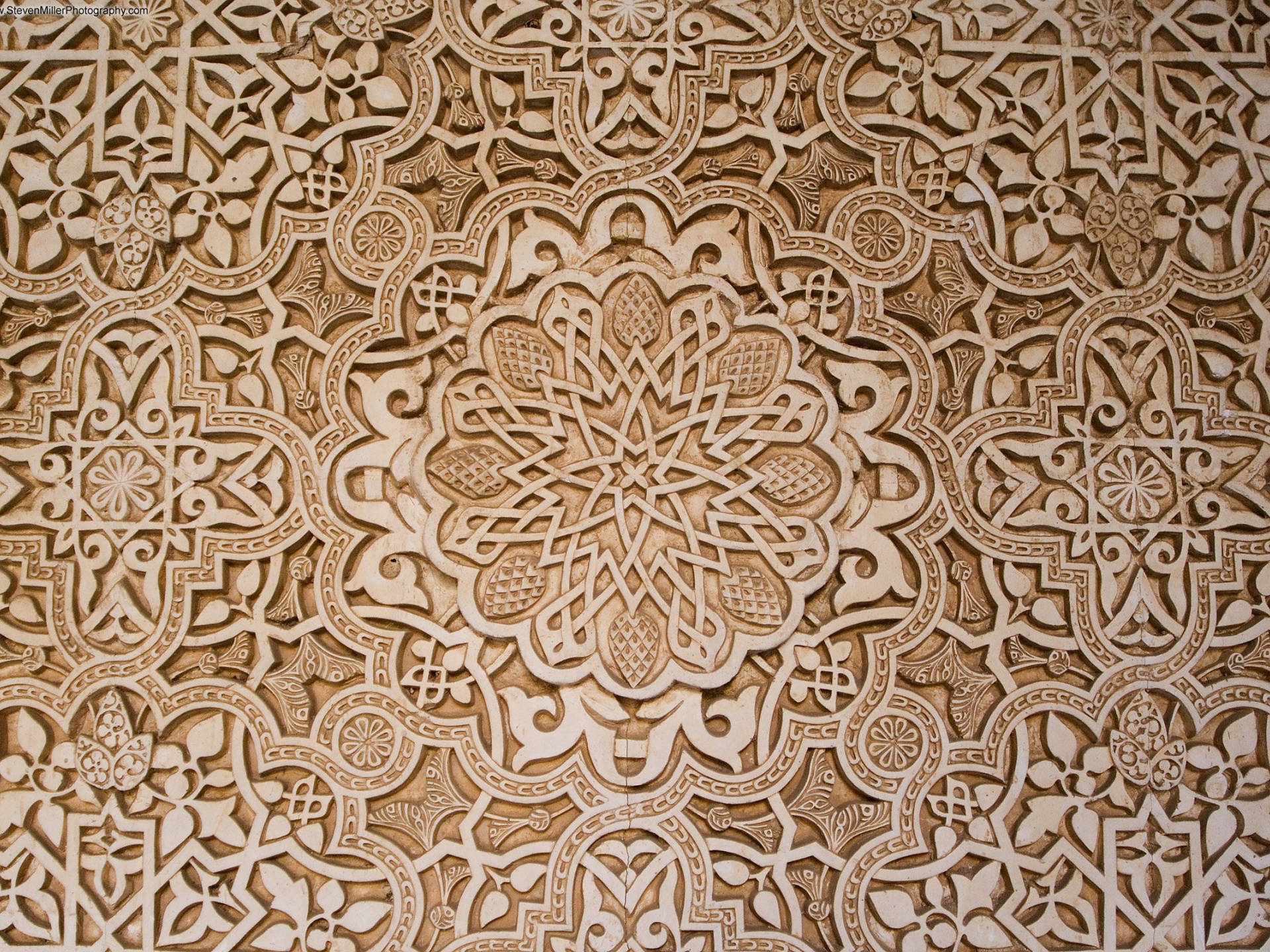 Denne væg tapet har et islamisk Alhambra-element mønster. Wallpaper