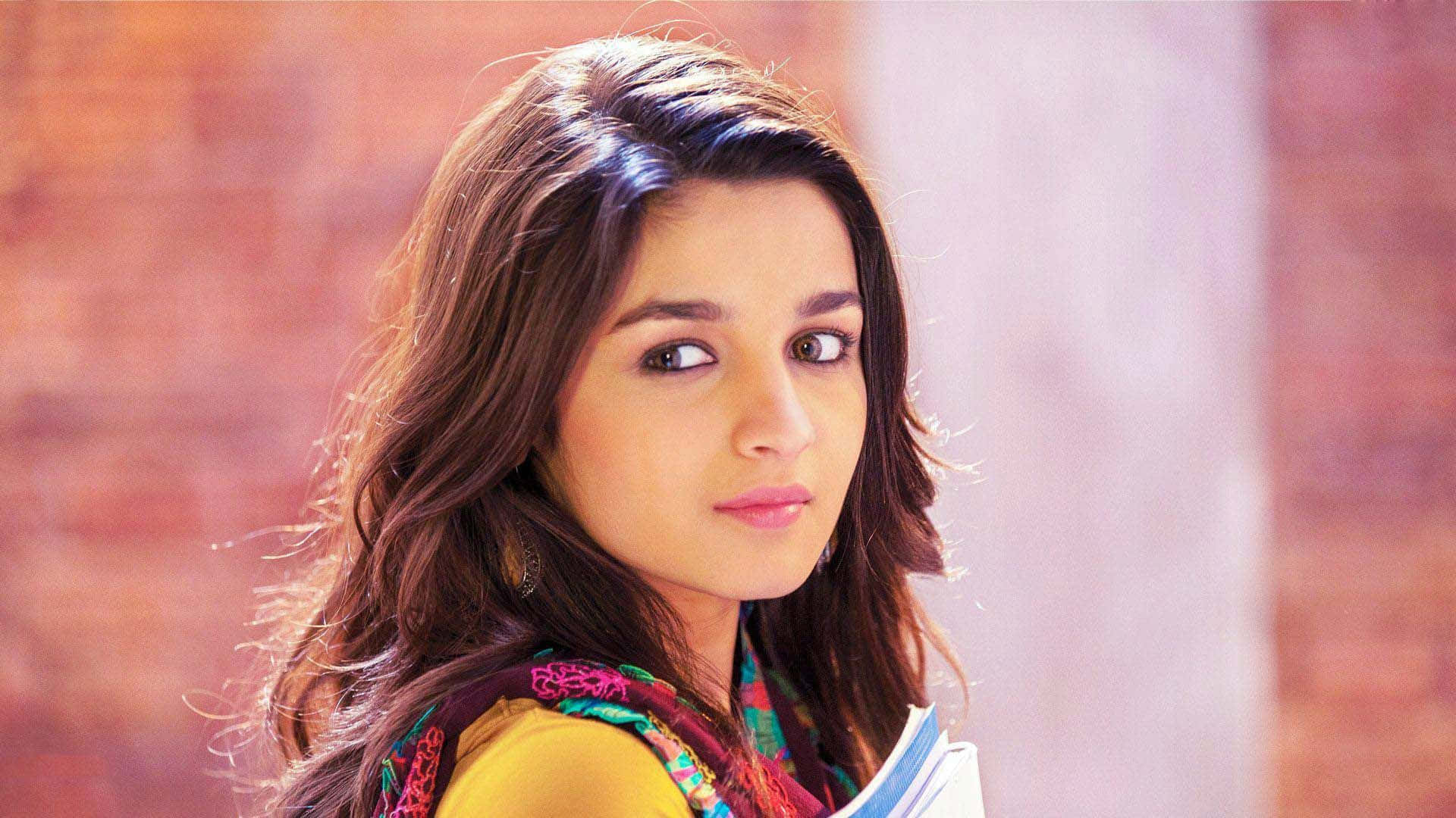 Alia Bhatt looking colorful and bright in her summery outfit