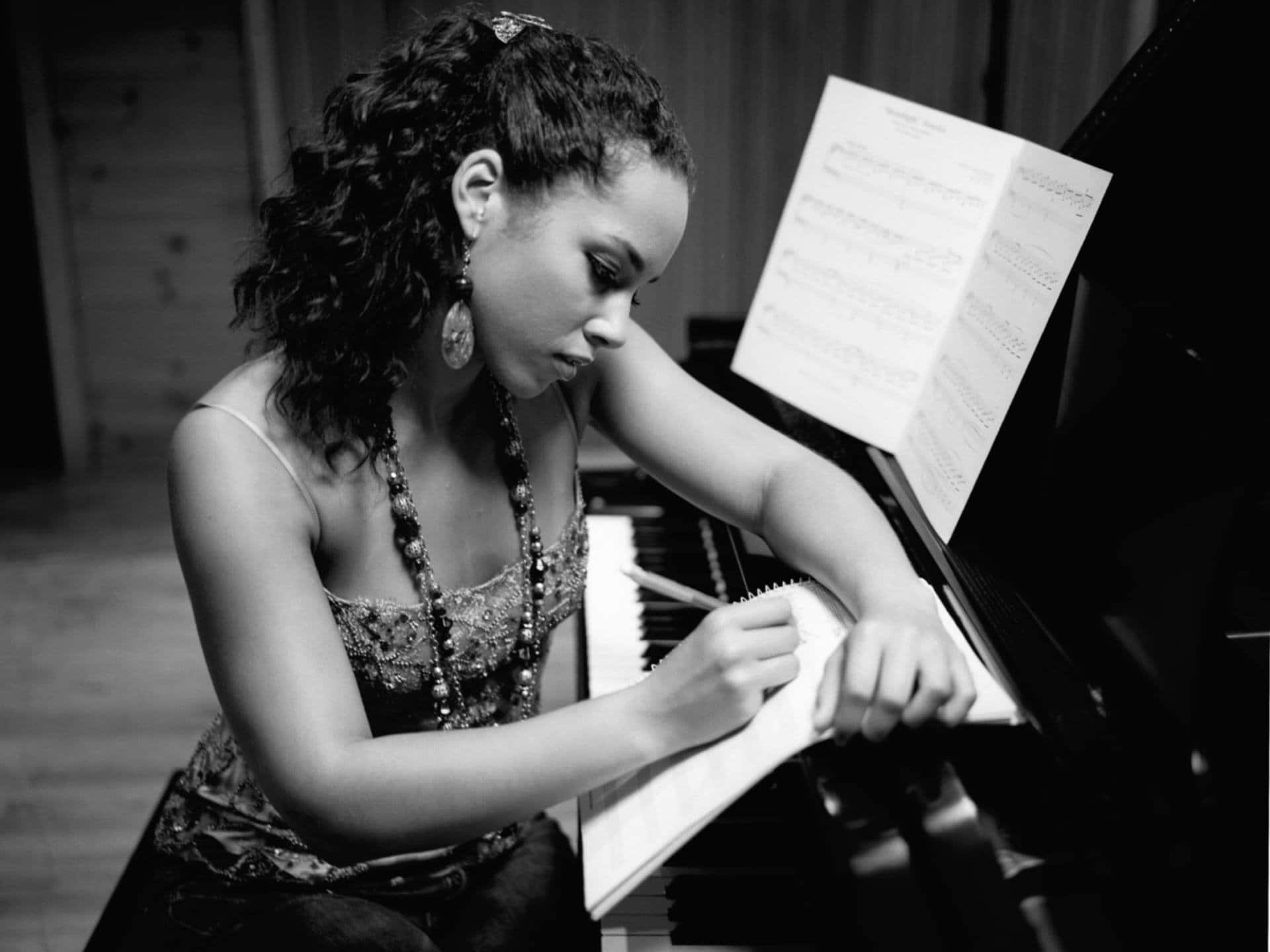 Alicia Keys, Soulful Singer, and Pianist