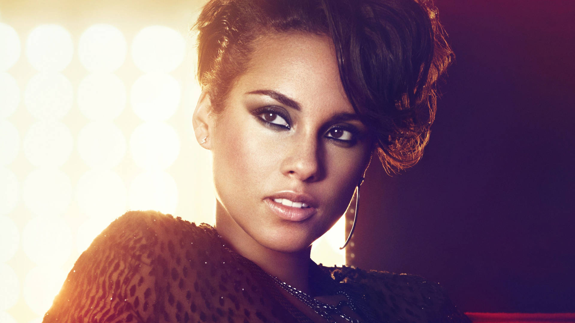 Alicia Keys With Smoky Makeup Background