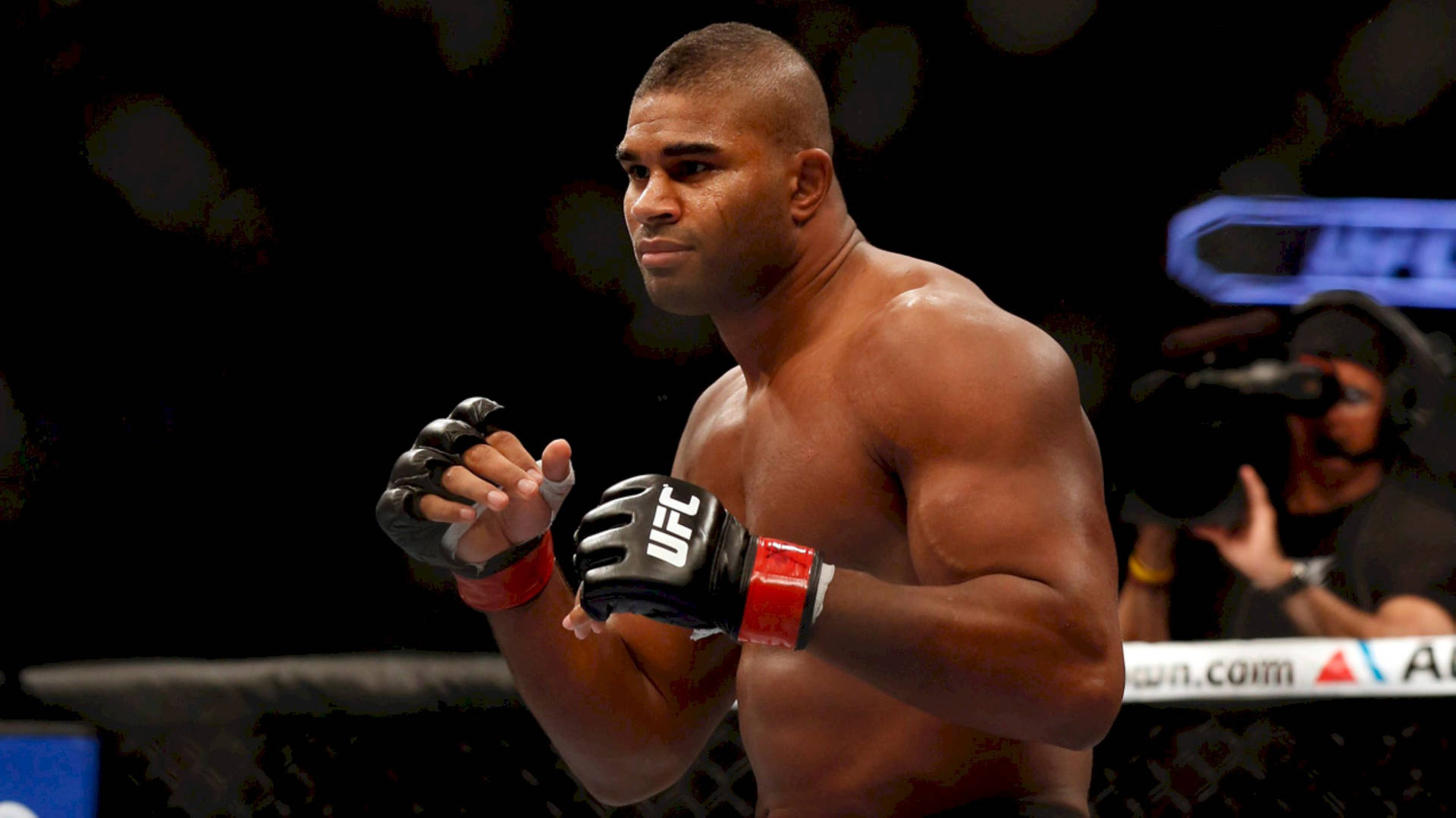 Alistair Overeem In Boxing Stance Wallpaper