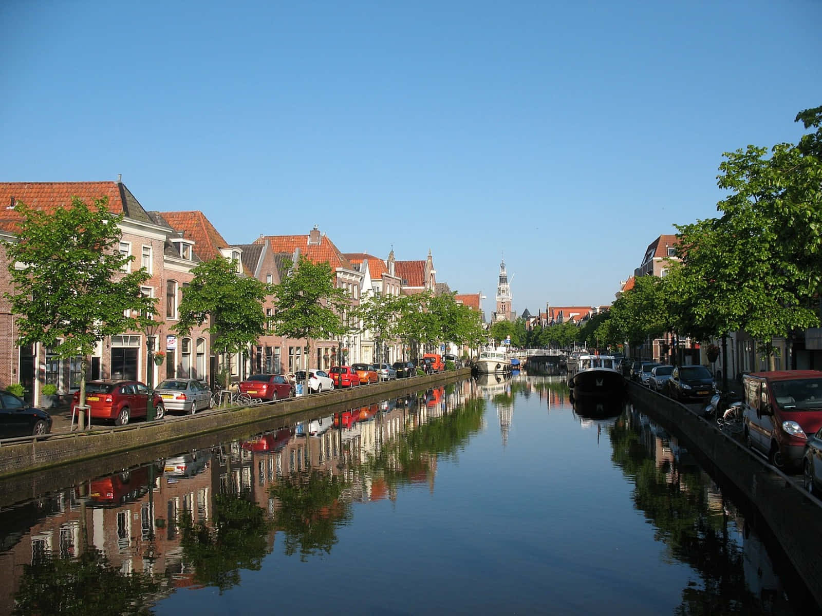 Alkmaar Canal Reflections Netherlands Wallpaper