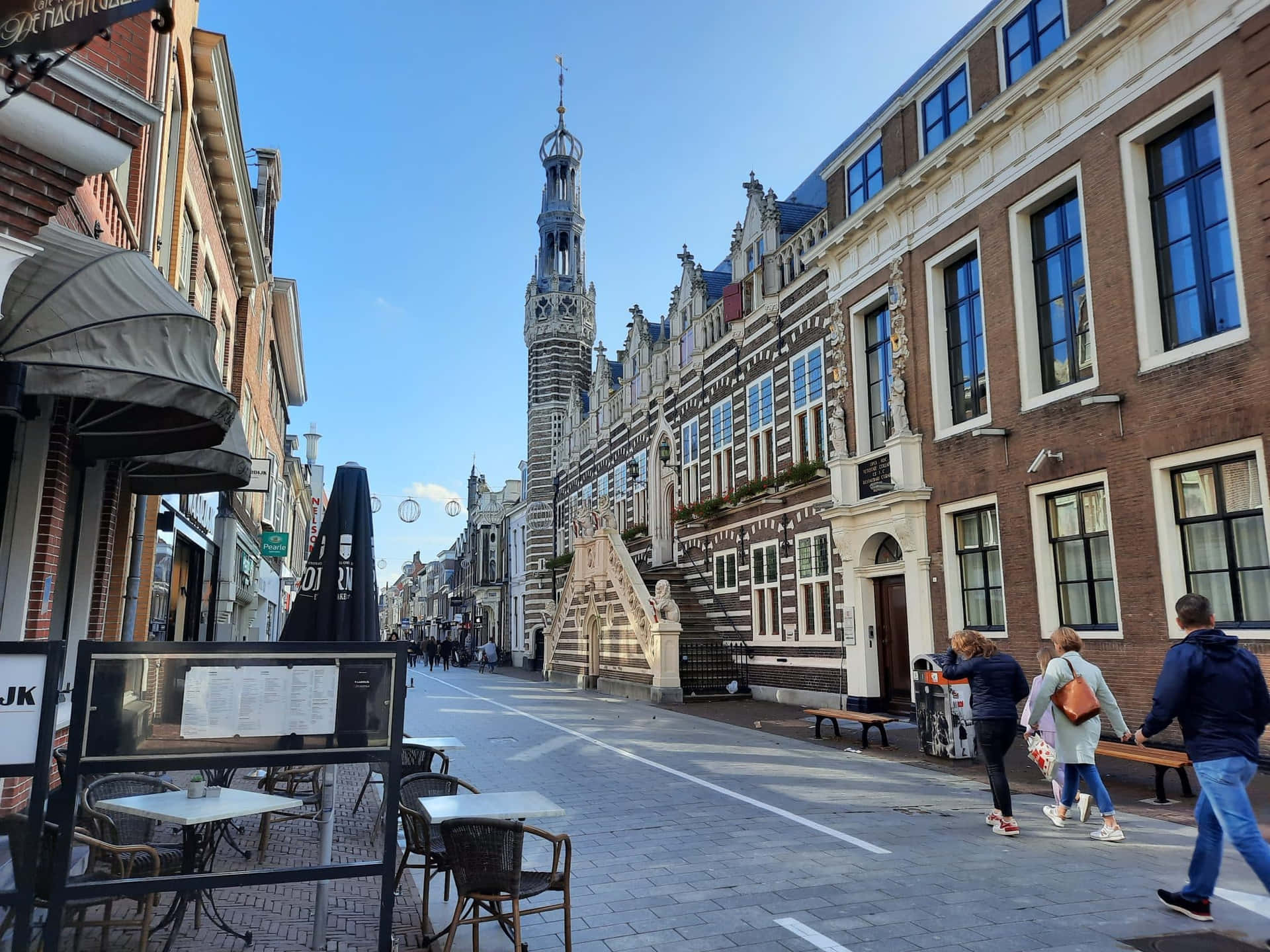 Alkmaar Historic City Center Streetscape Wallpaper