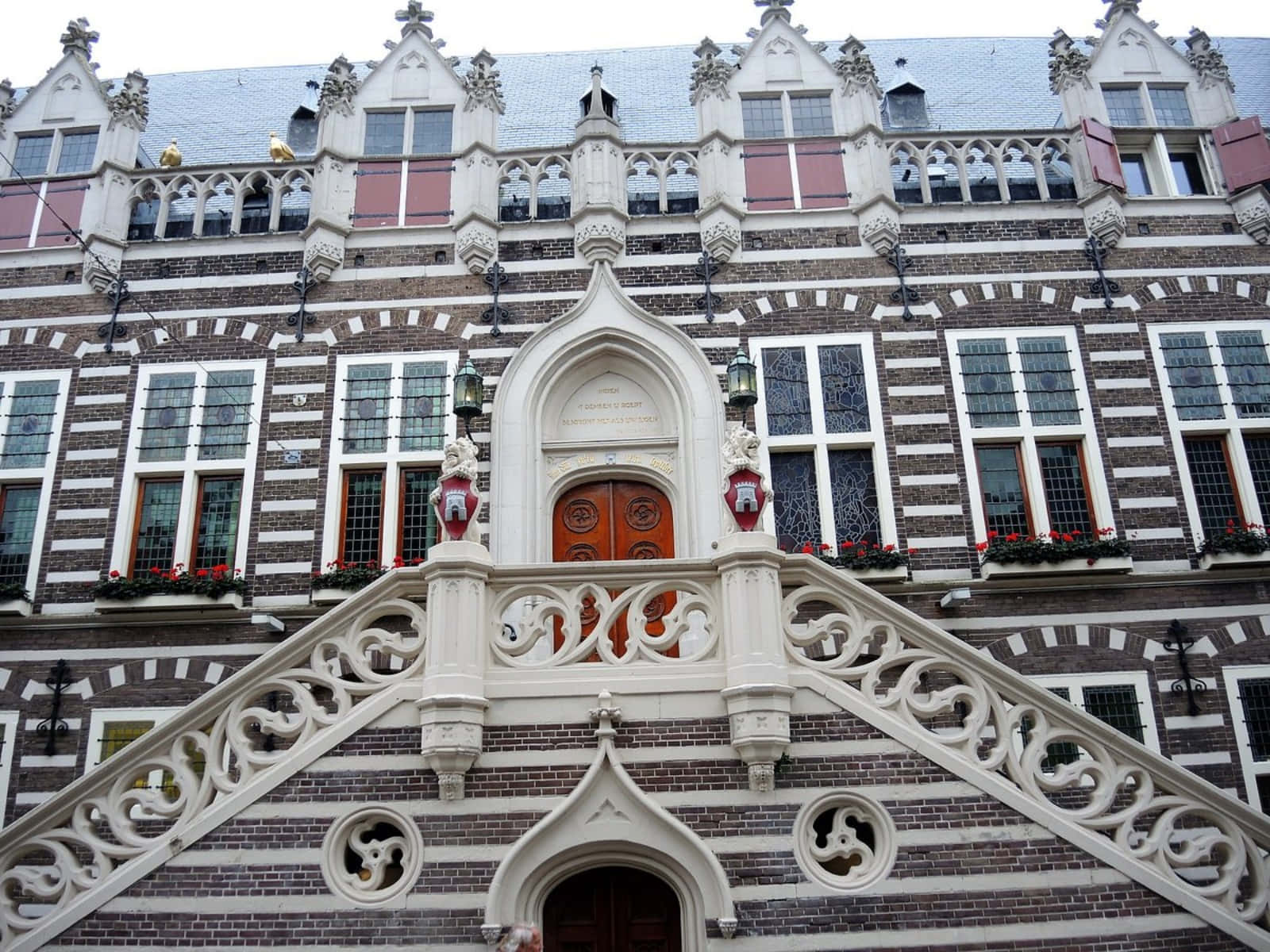 Alkmaar Historical Building Facade Wallpaper