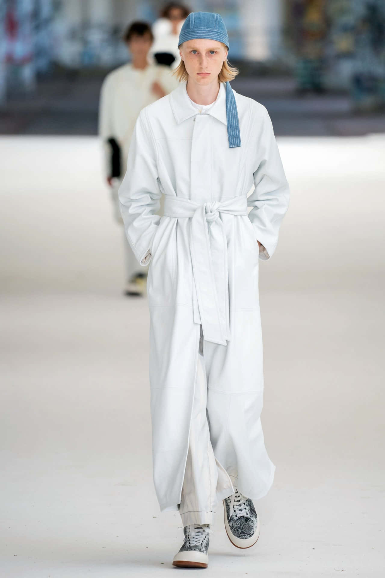 All-white Sunnei Spring 2020 Menswear Fashion Show Wallpaper