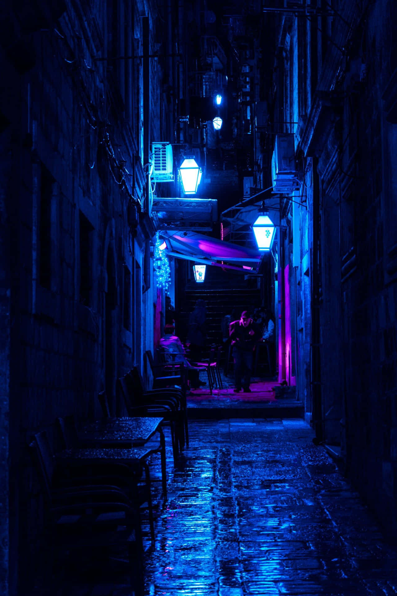 Enjoy the unique beauty of an Alleyway