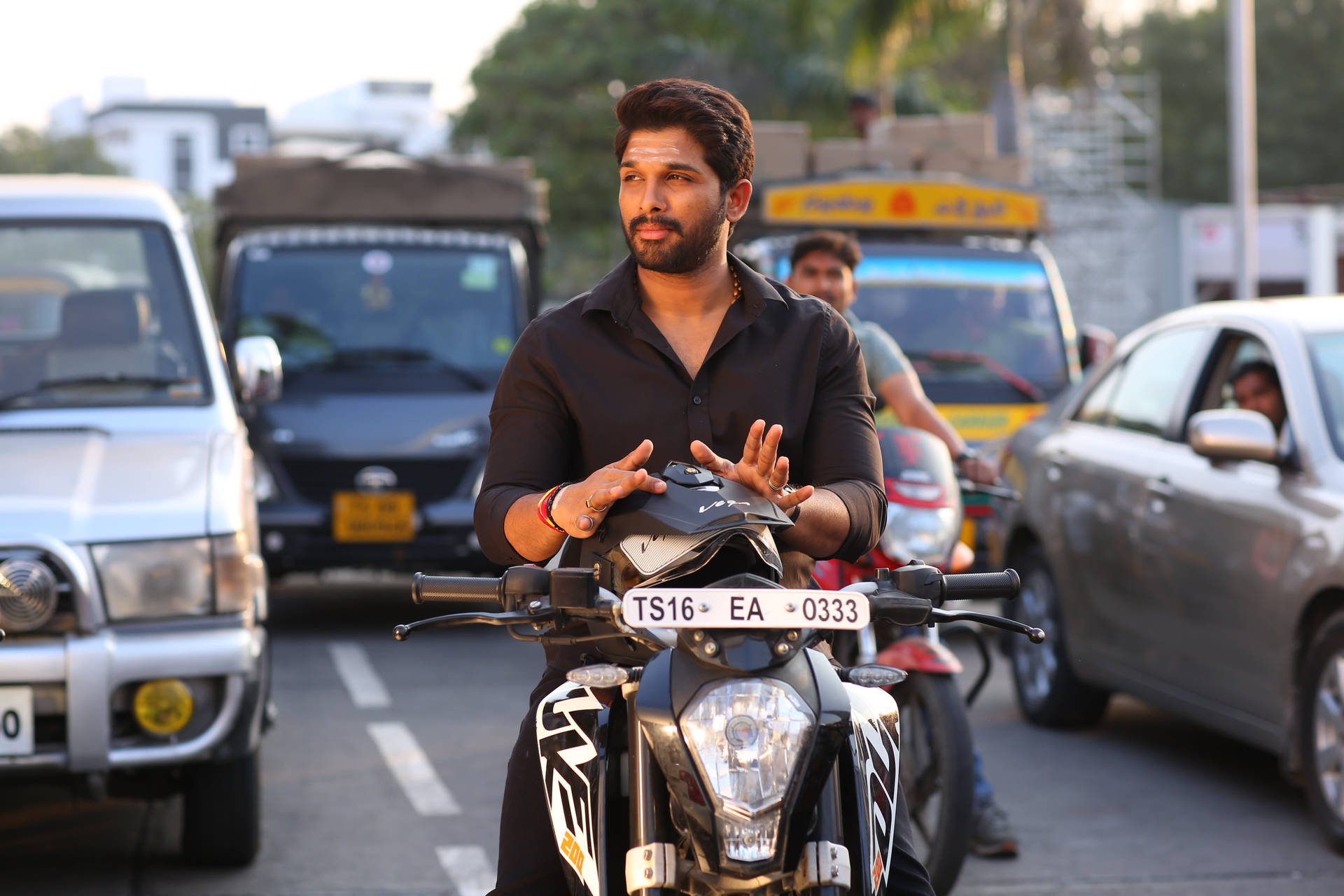 Allu Arjun Hd Motorcycle Film Scene