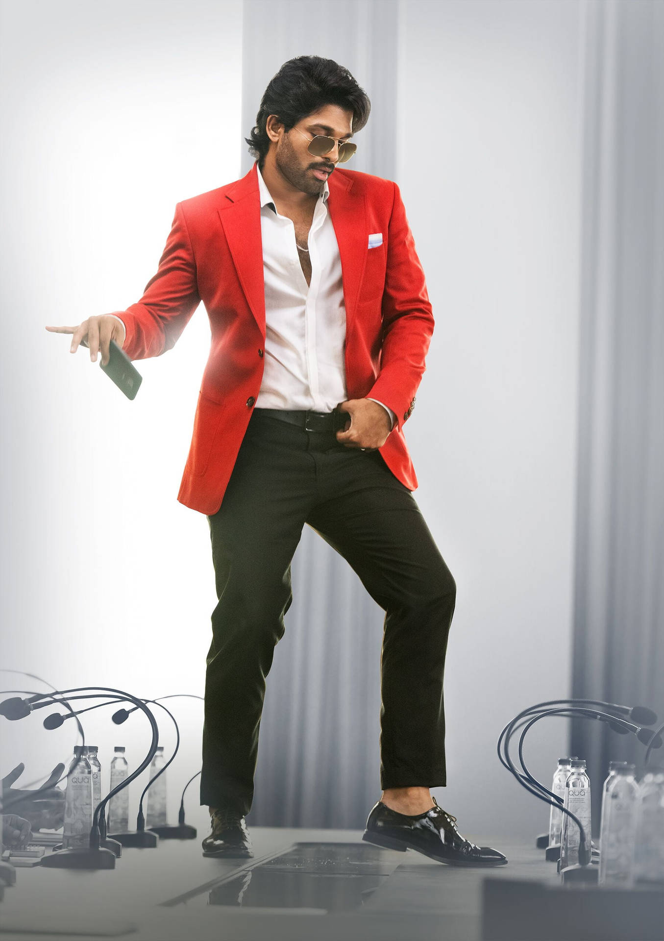 Download Allu Arjun Hd Red Jacket Dancing Wallpaper 