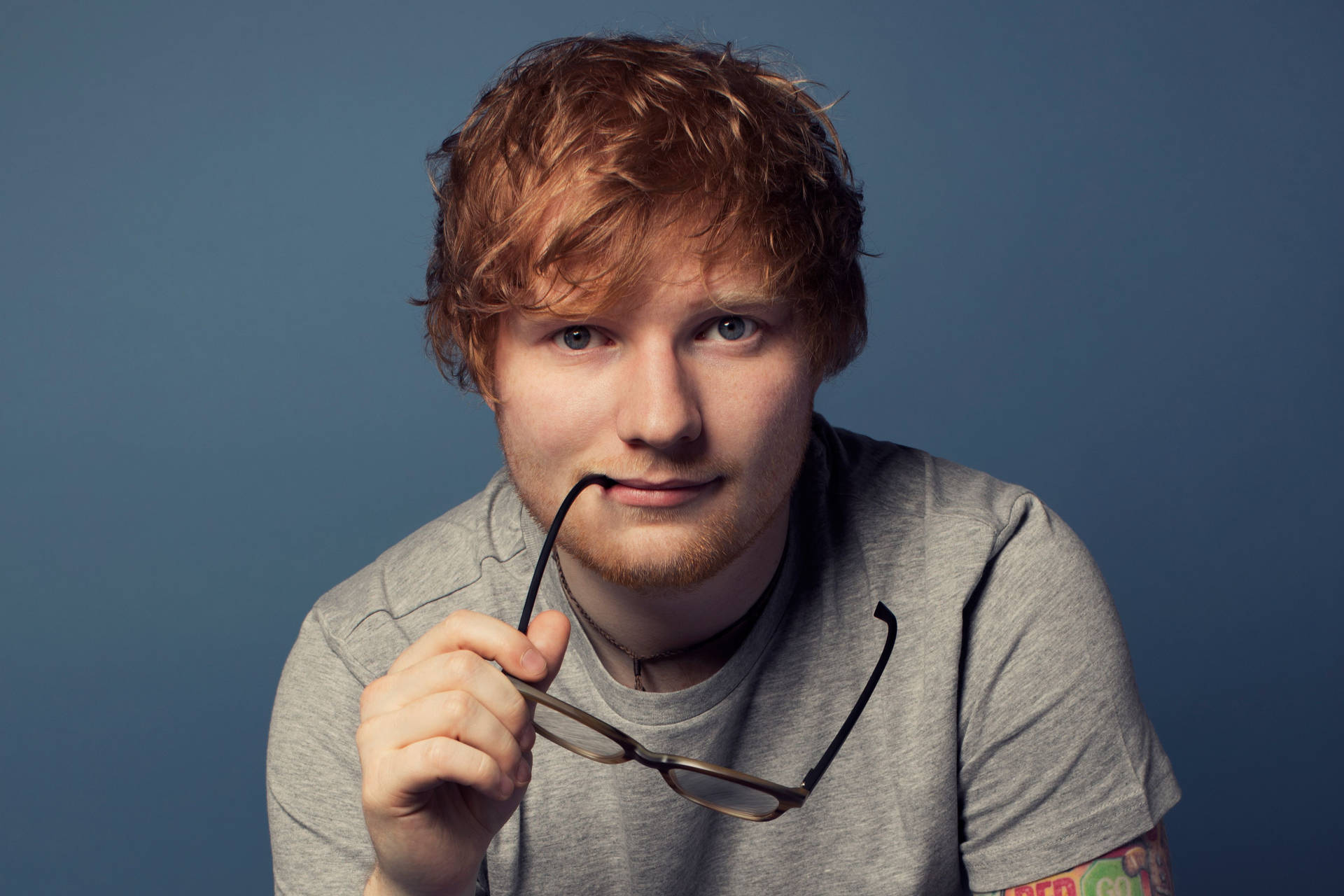 Ed Sheeran shows his timeless beauty from stage to screen Wallpaper