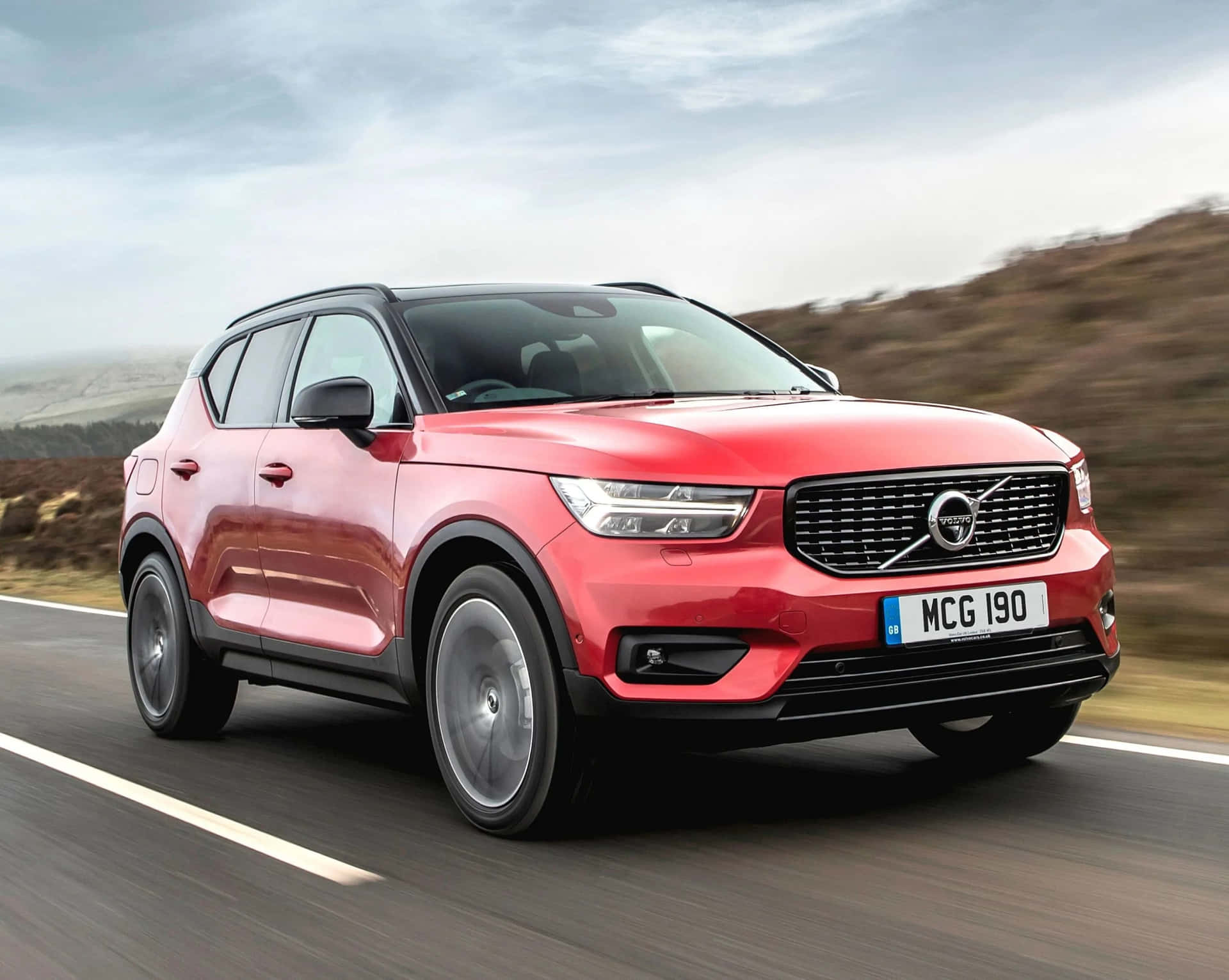 Alluring Elegance - The Volvo Xc40 On An Open Road Wallpaper