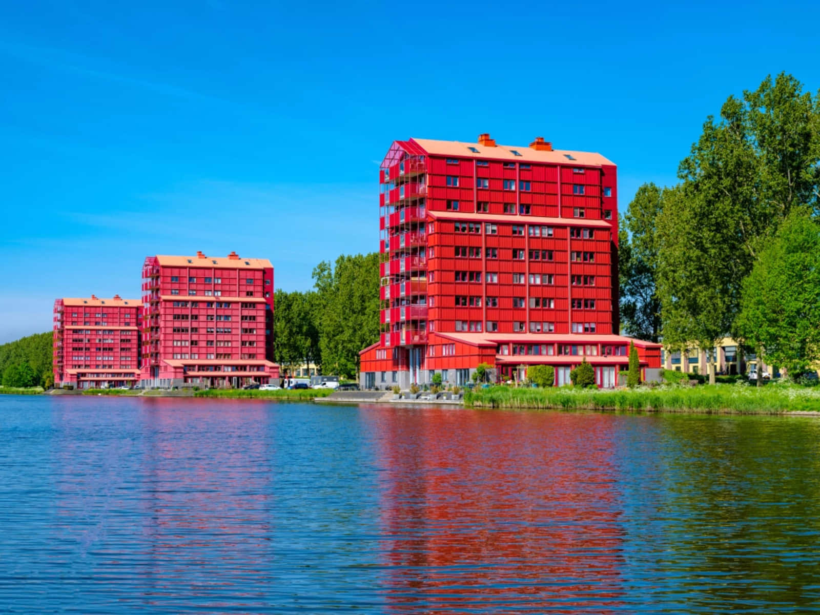 Almere Lakefront Red Apartments Wallpaper