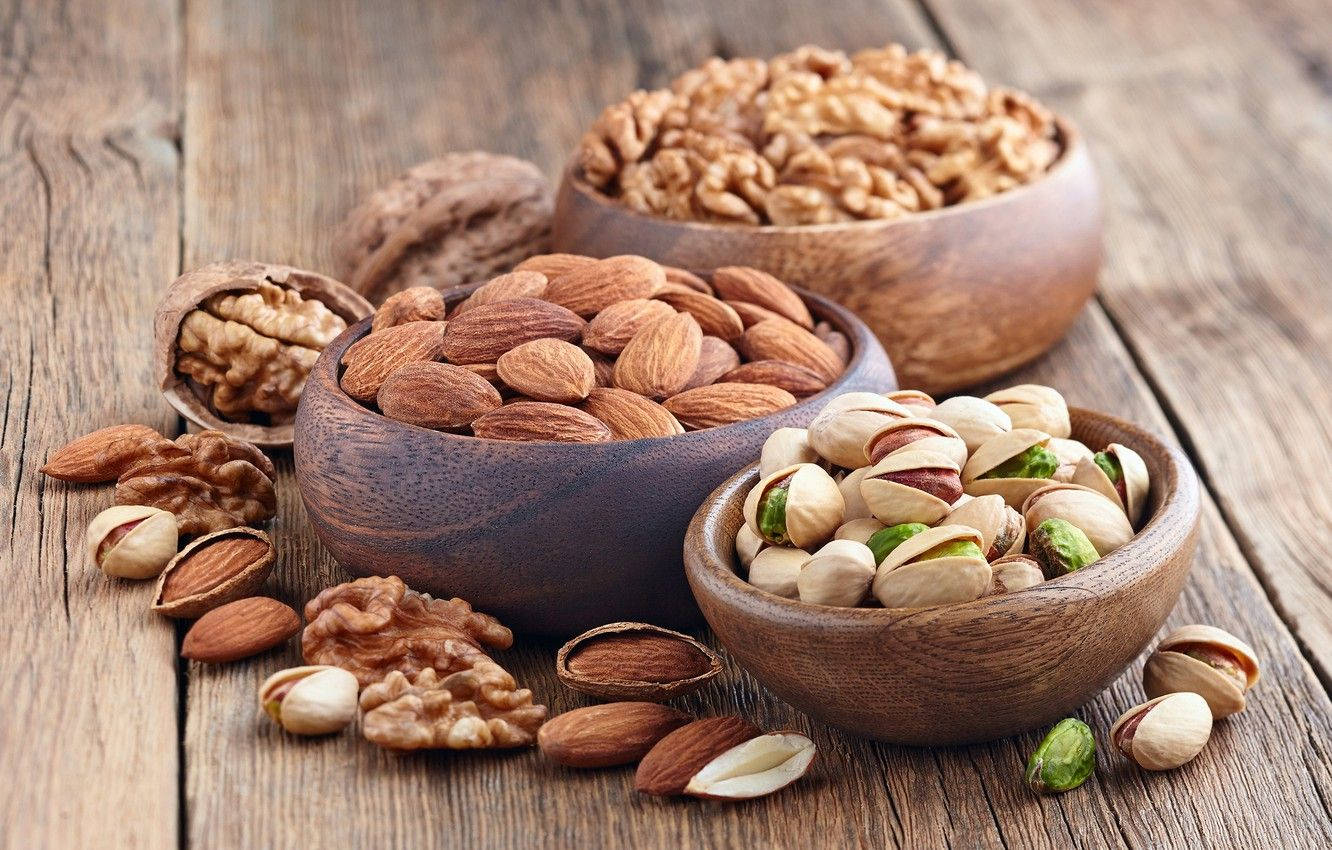 Almonds Walnuts And Pistachio Nuts Wallpaper