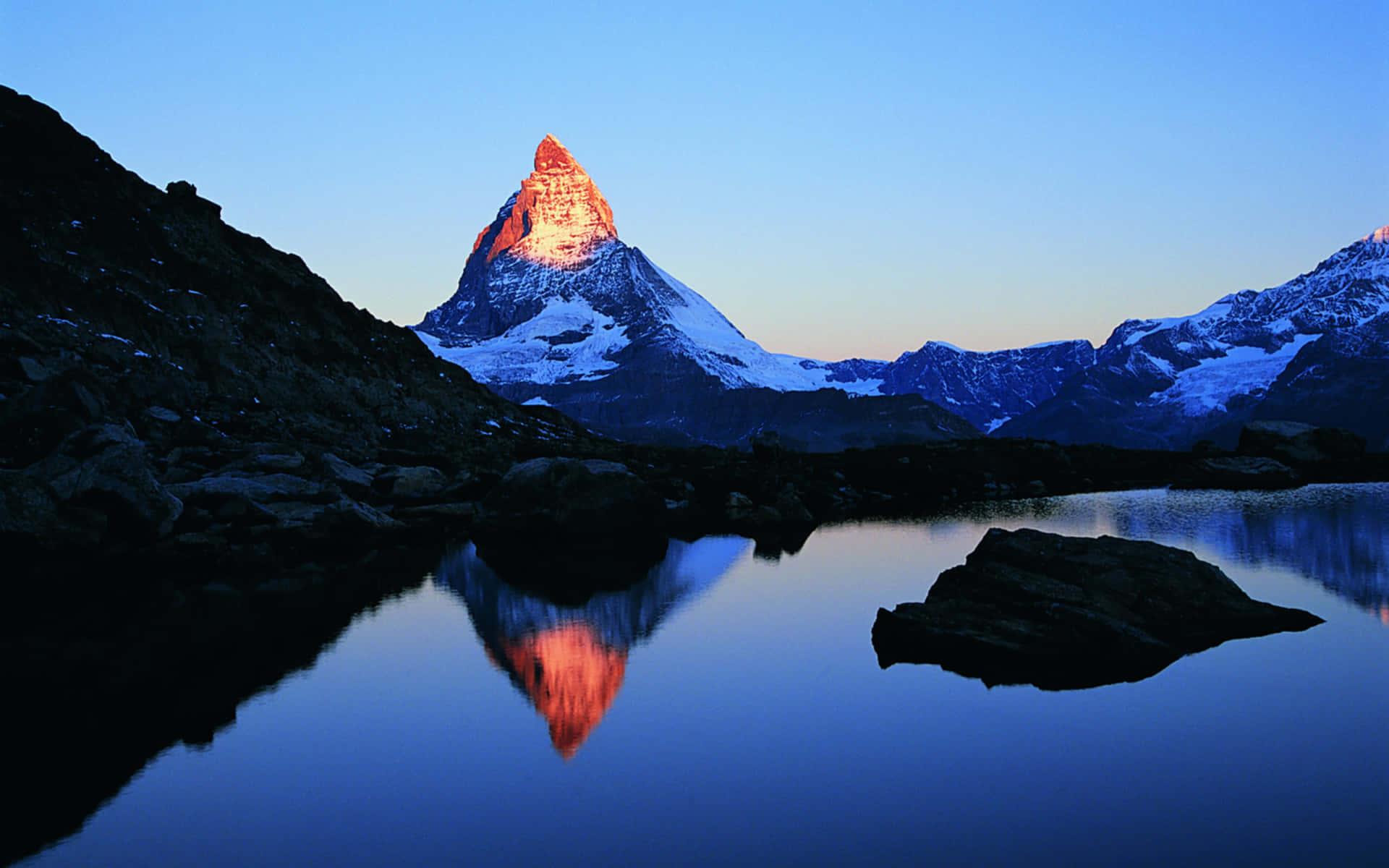 Alpenglowon Matterhorn Peak Wallpaper