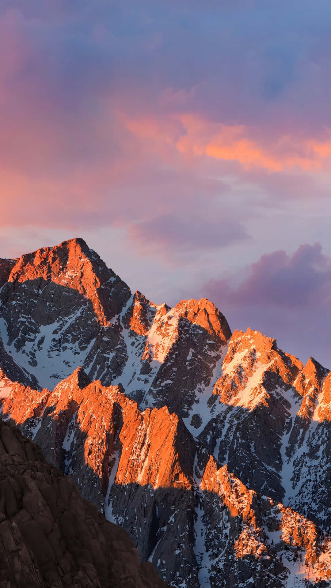 Alpenglowon Mountain Peaks Wallpaper