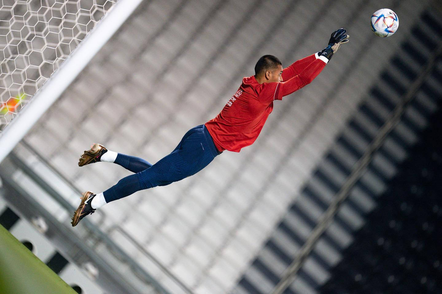 Alphonse Areola Reaching For The Ball Wallpaper