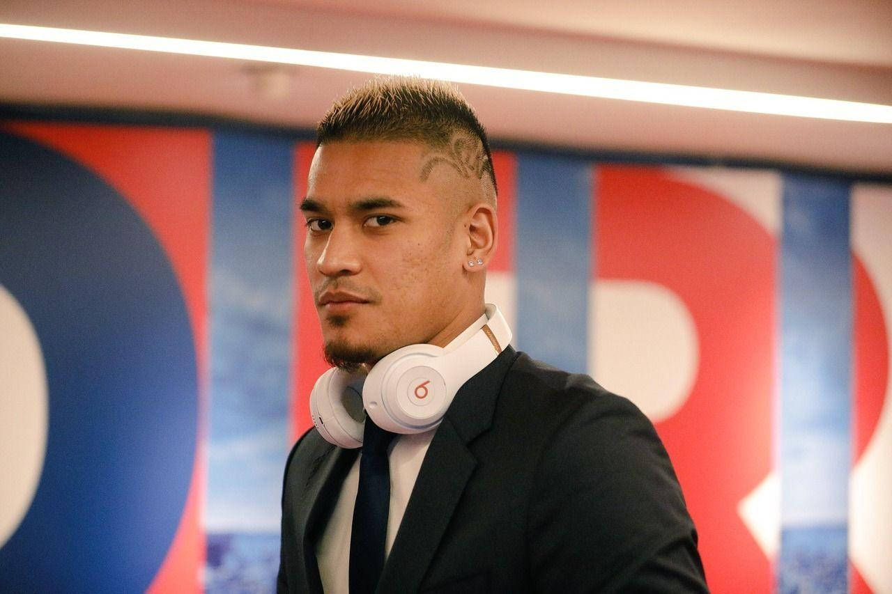 Alphonse Areola With White Headphones Wallpaper