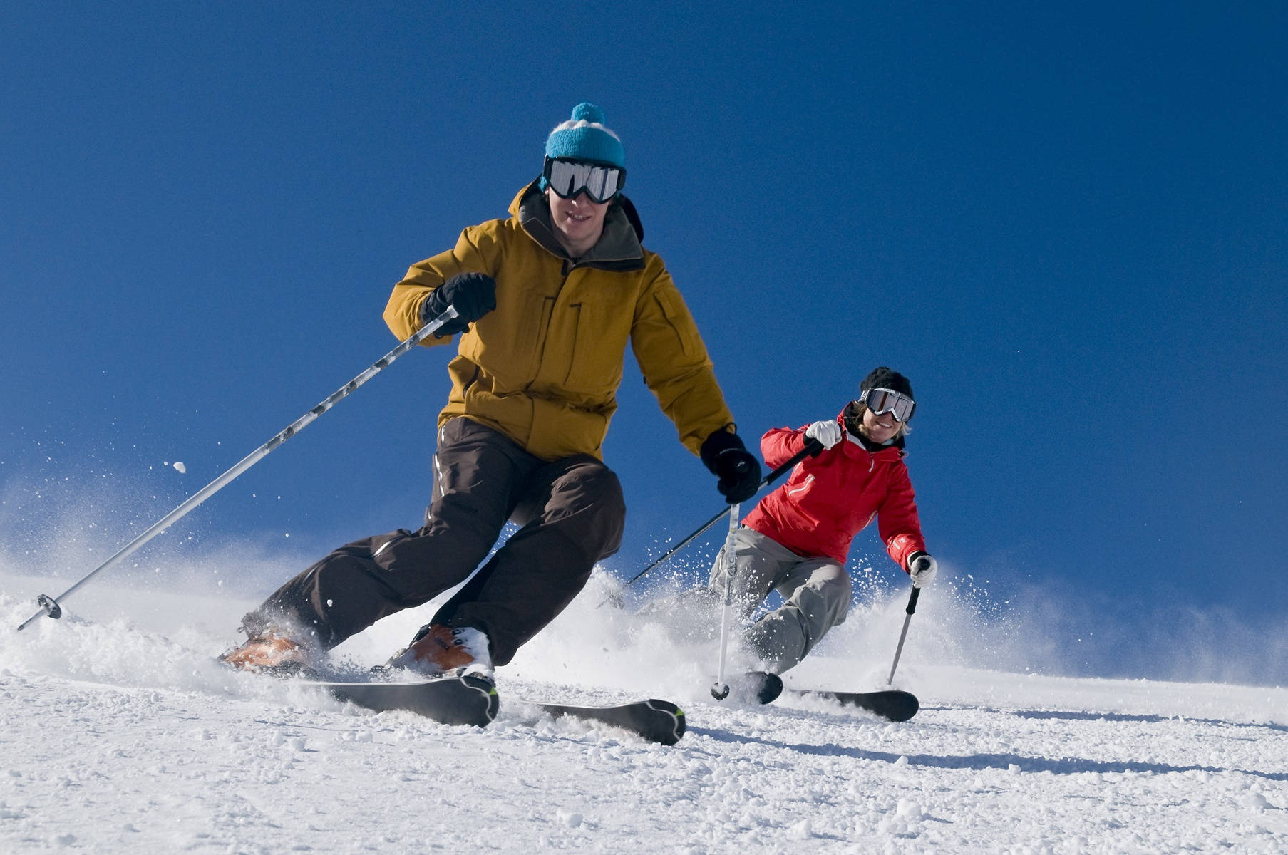 Alpine Skiing With Friends Wallpaper