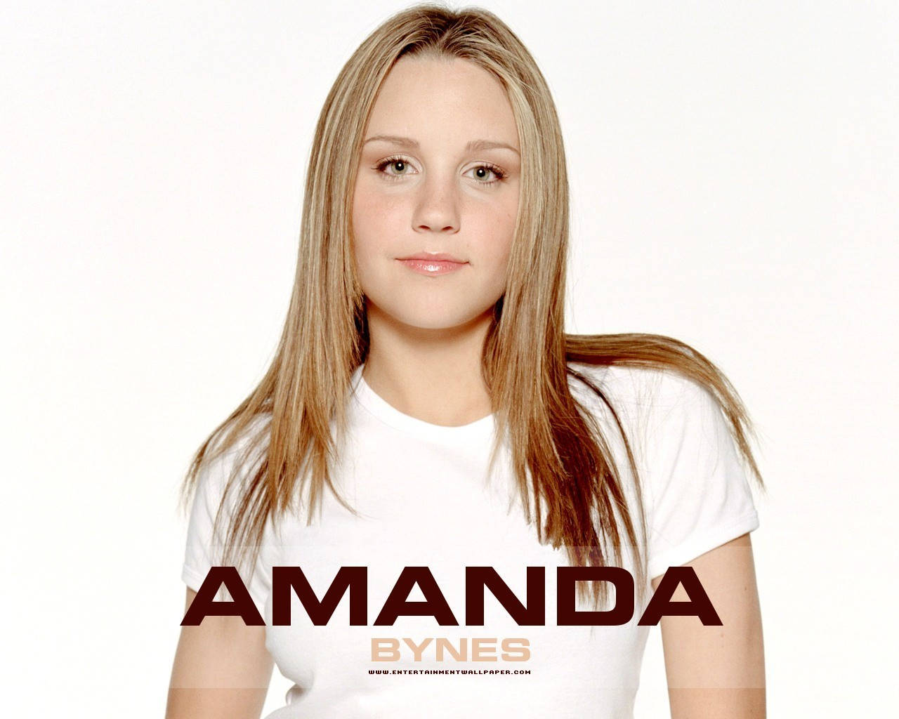 Amandabynes Mit Blonden Haaren Wallpaper
