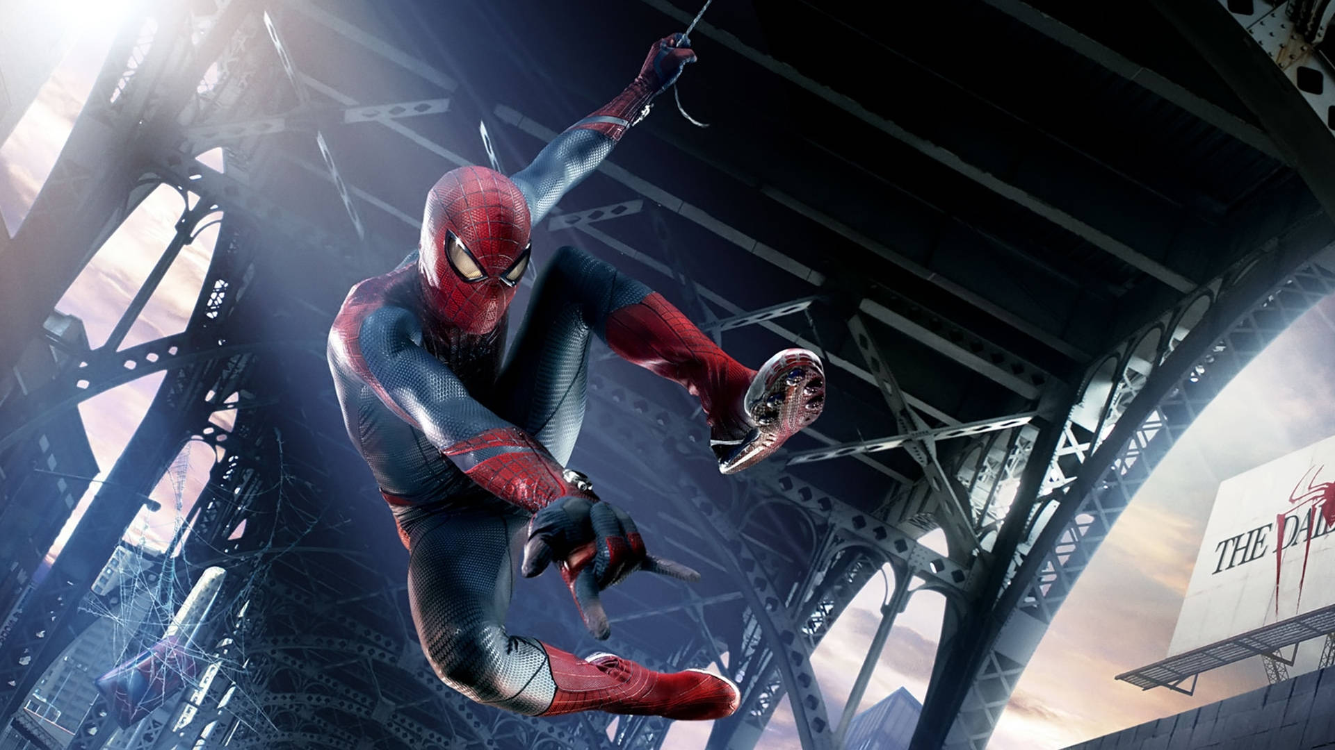 Fantastisk bærbar Spiderman på bro Tapet Wallpaper