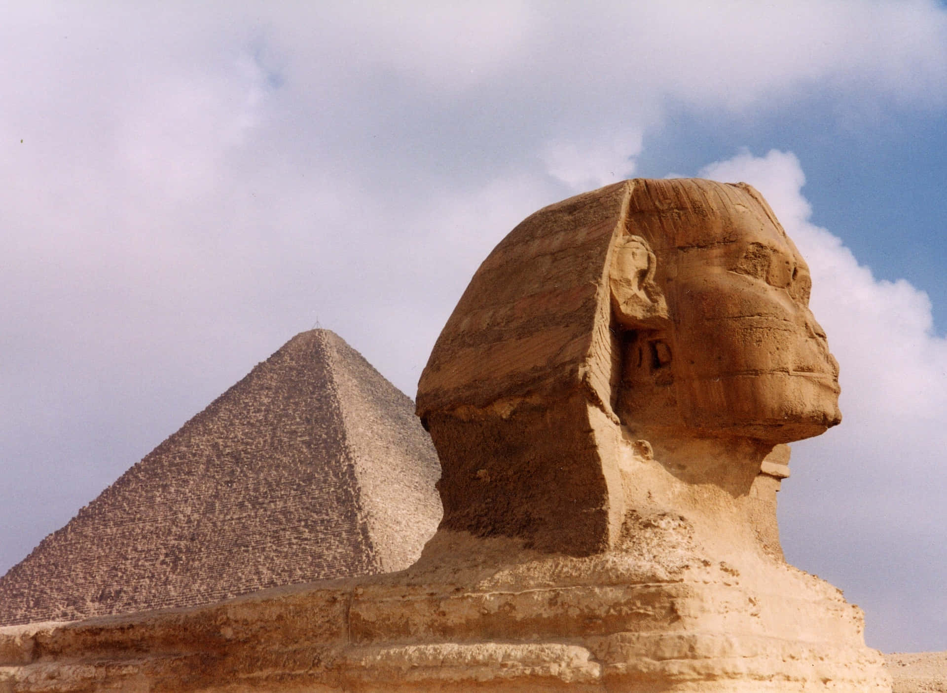 Amazing Shut Of The Great Sphinx Of Egypt Wallpaper