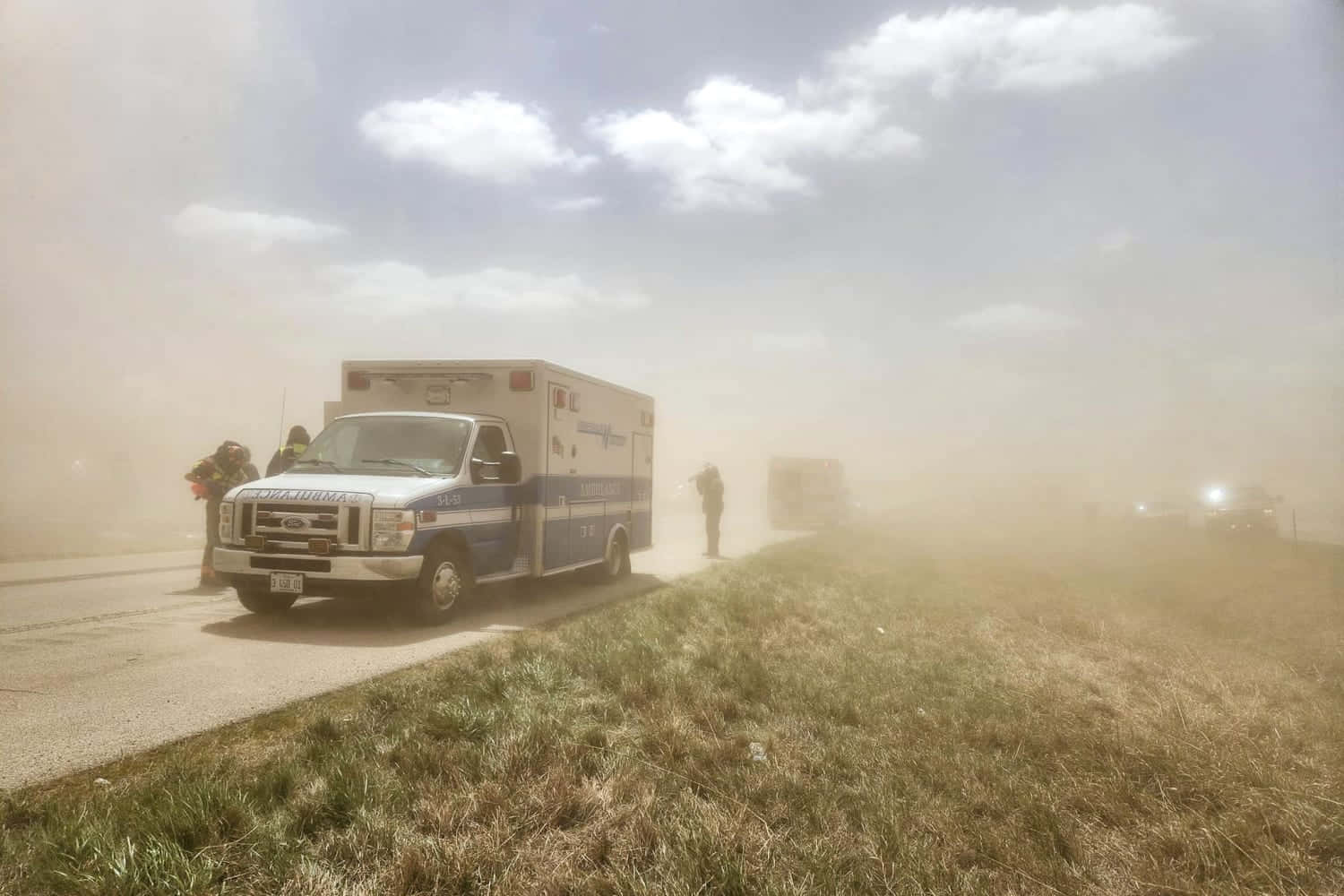 Ambulance_in_ Dust_ Storm Wallpaper