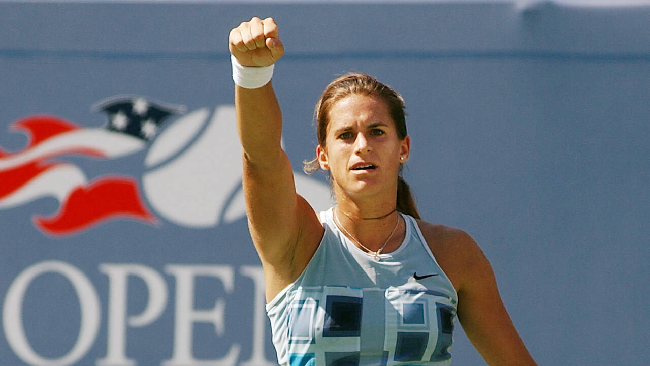 Amélie Mauresmo in Action at the US Open Wallpaper