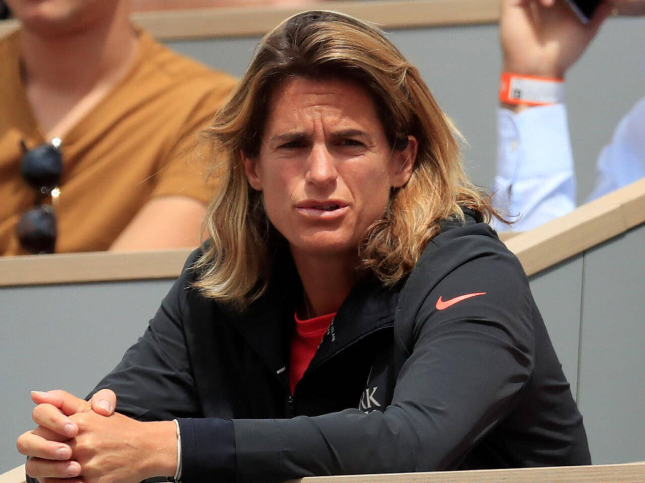 Amélie Mauresmo With Crowd Wallpaper
