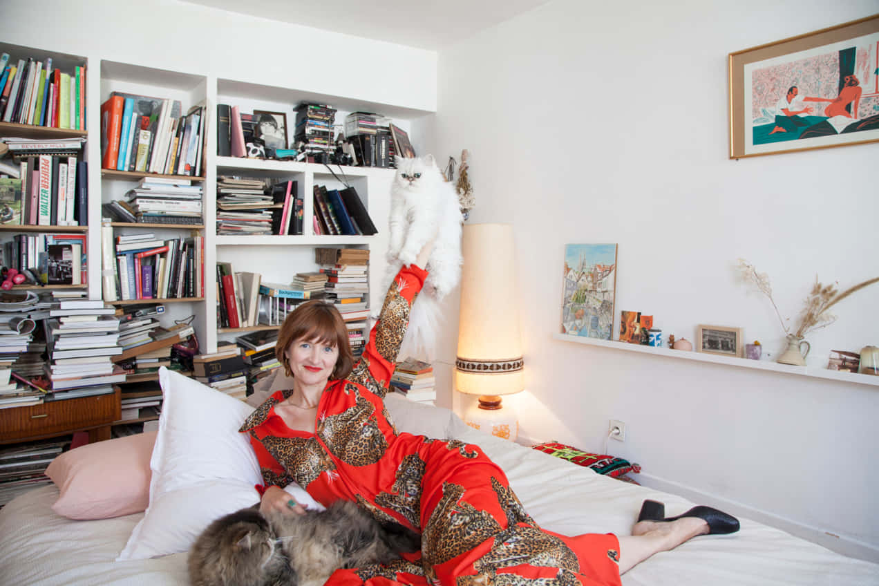 Améliepichard Med Två Katter. Wallpaper