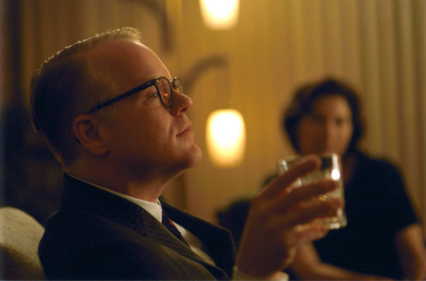 Actorestadounidense Philip Seymour Hoffman Como Truman Capote. Fondo de pantalla