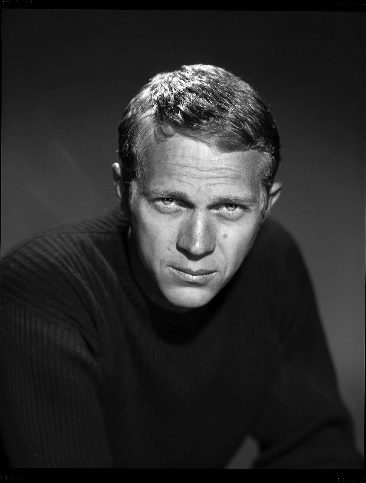 Amerikanskaskådespelaren Steve Mcqueen I Porträtt Från År 1960. Wallpaper