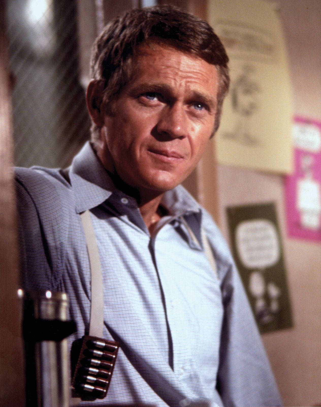 Actorestadounidense Steve Mcqueen En Una Imagen De La Película Bullitt De 1968 Fondo de pantalla