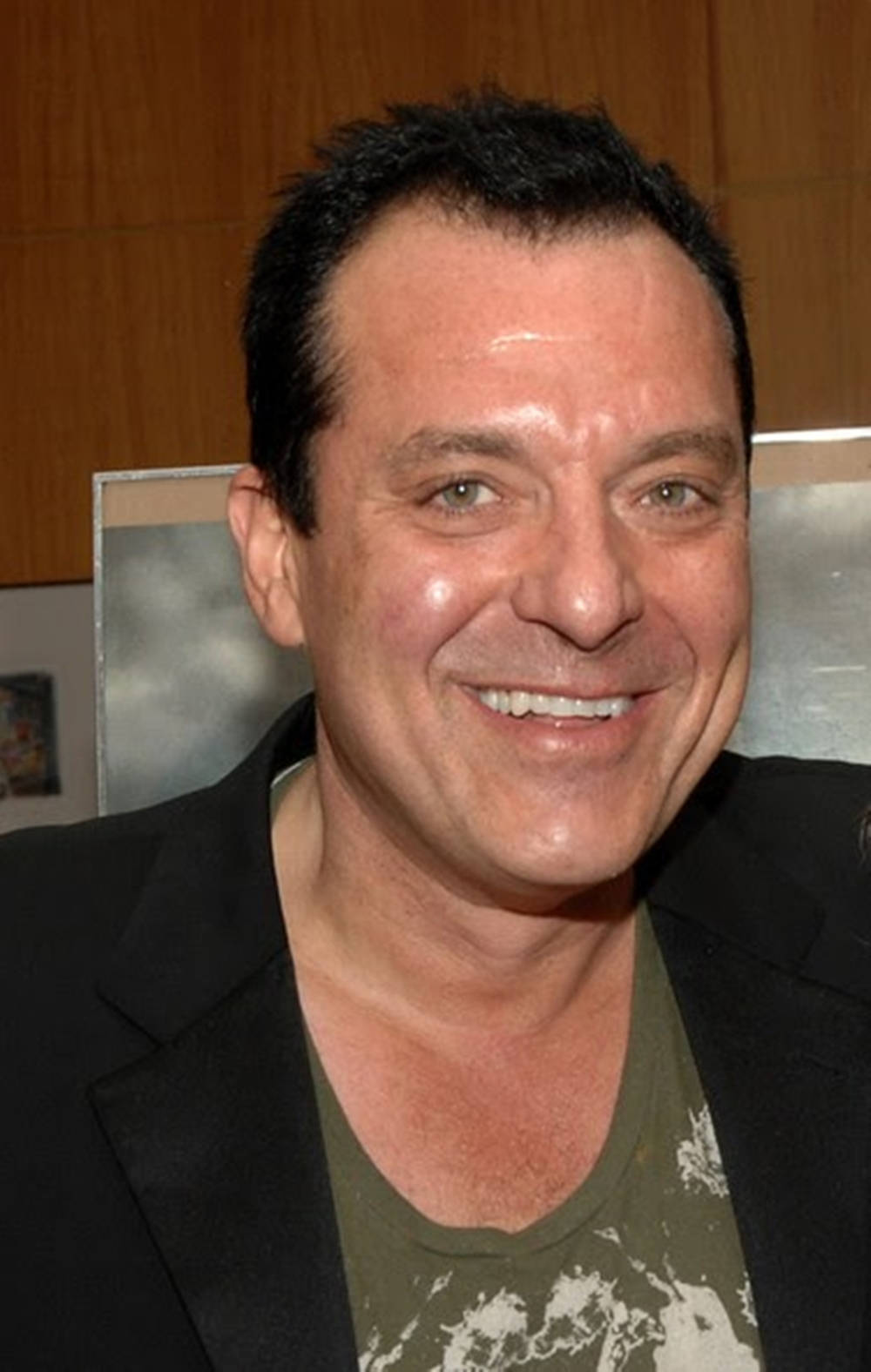 American Actor Tom Sizemore Academy Of Motion Picture Arts Wallpaper