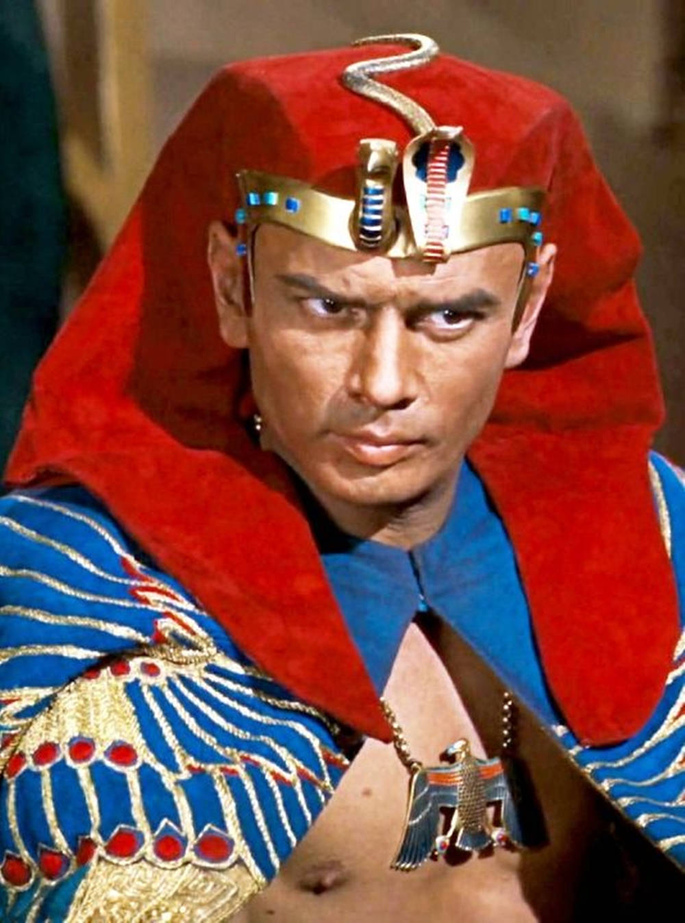 American Actor Yul Brynner As Pharaoh Ramses Wallpaper