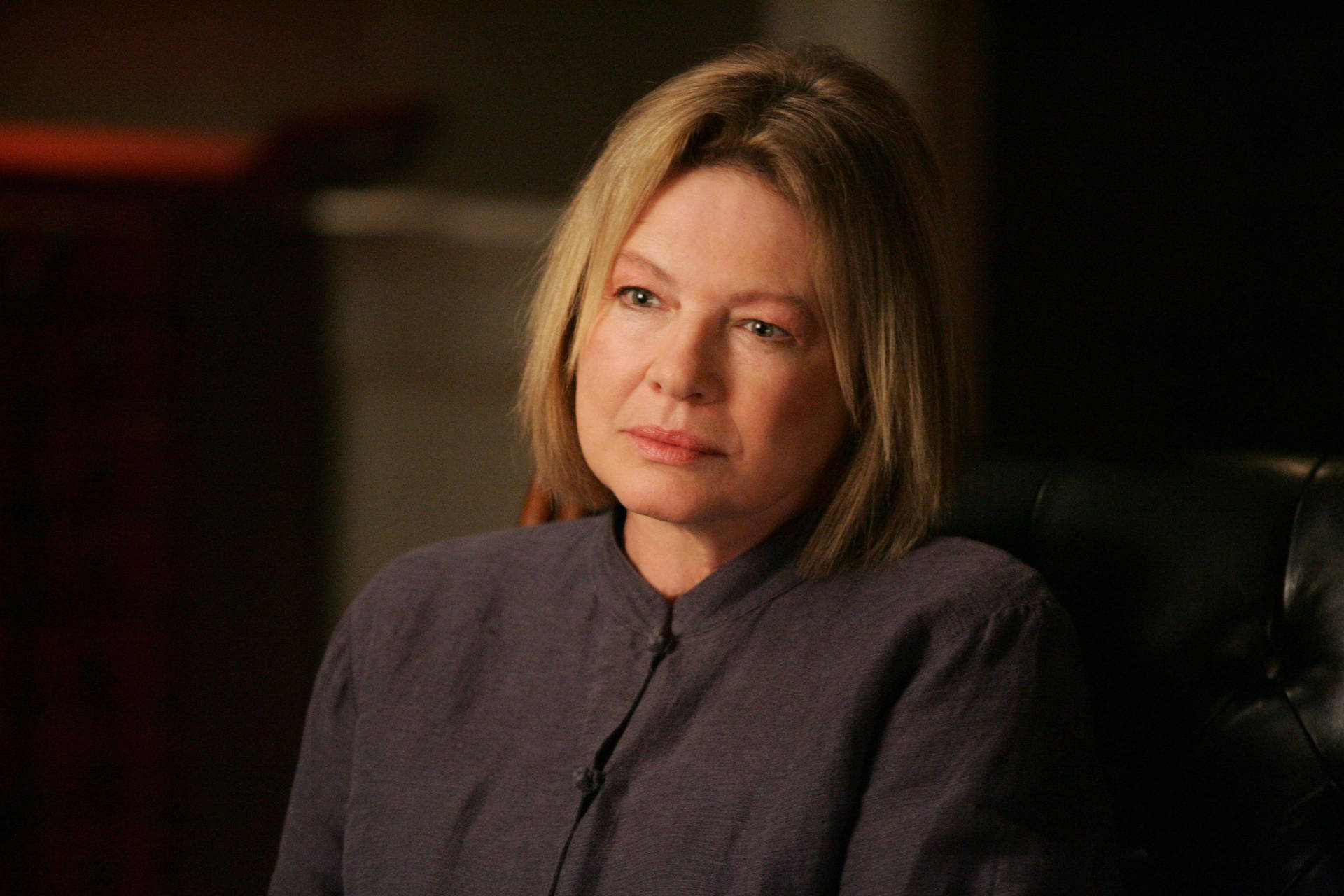 American Actress Dianne Wiest As Dr. Gina Toll Wallpaper