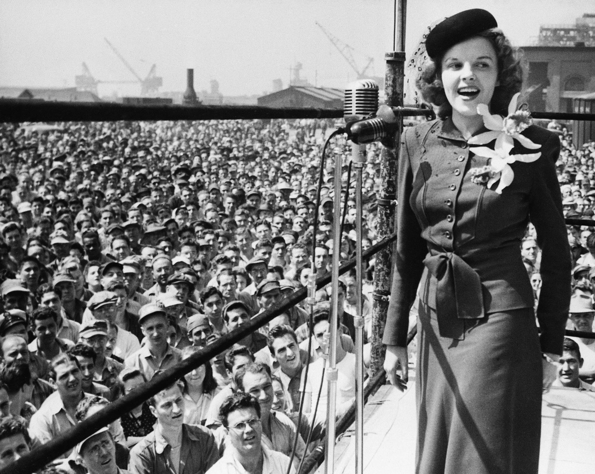 L'attriceamericana Judy Garland Durante Una Tournée Uso. Sfondo