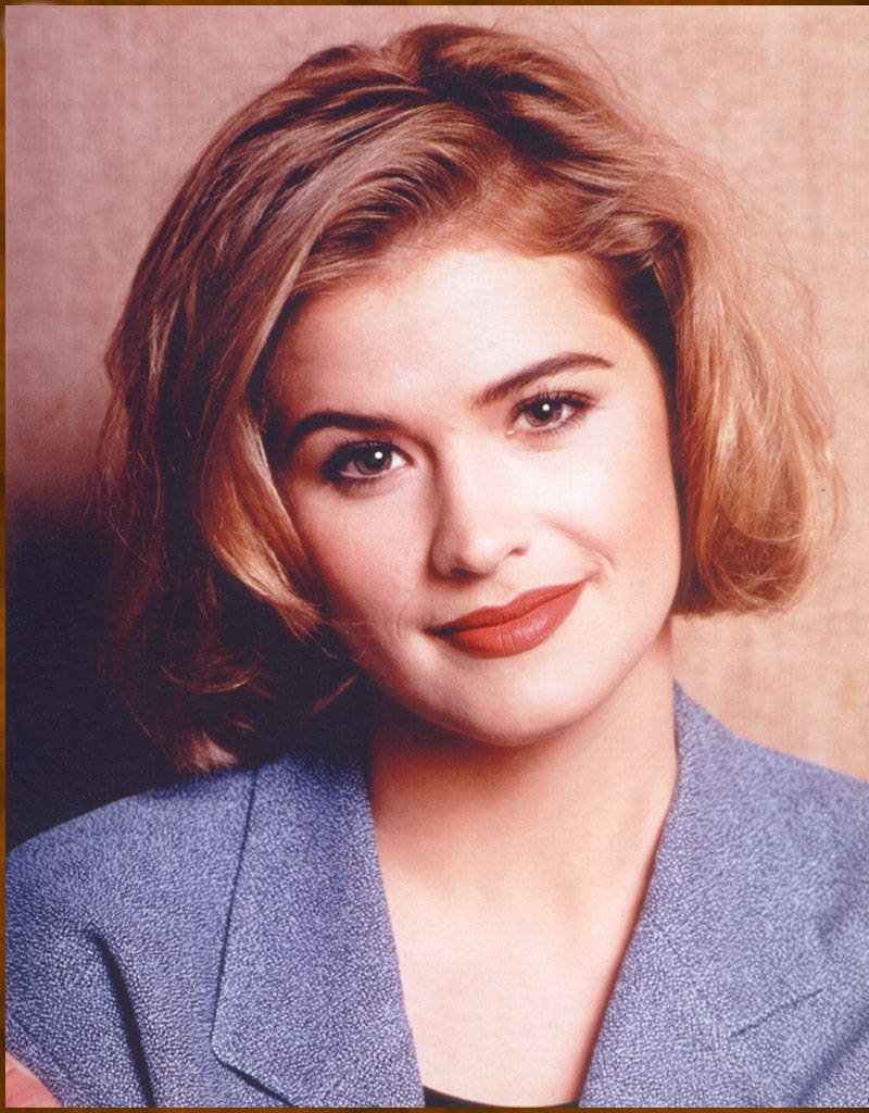 Amerikanskaskådespelerskan Kristy Swanson 1992 Porträtt. Wallpaper