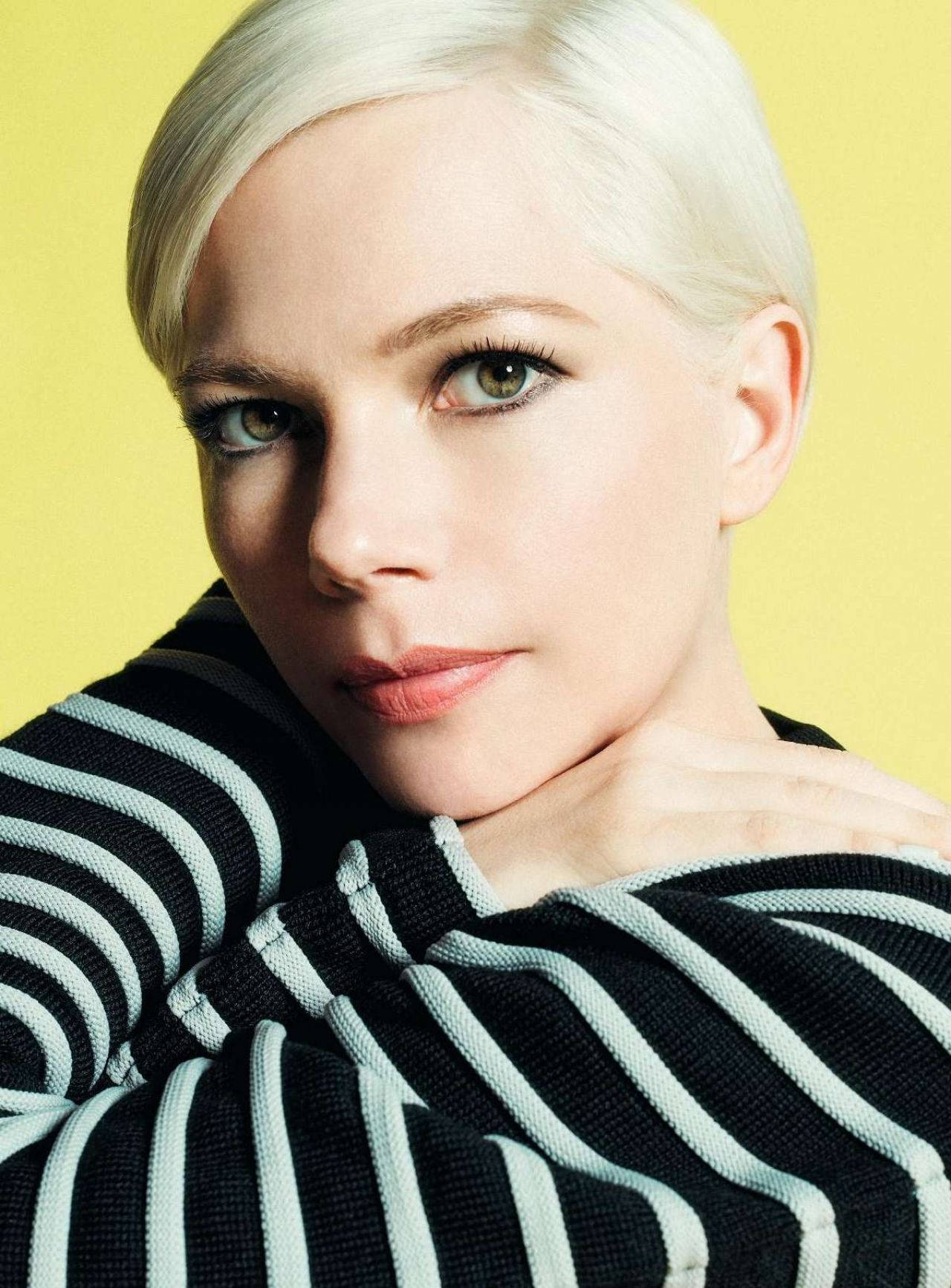 American Actress Michelle Williams In Stripe Shirt Wallpaper