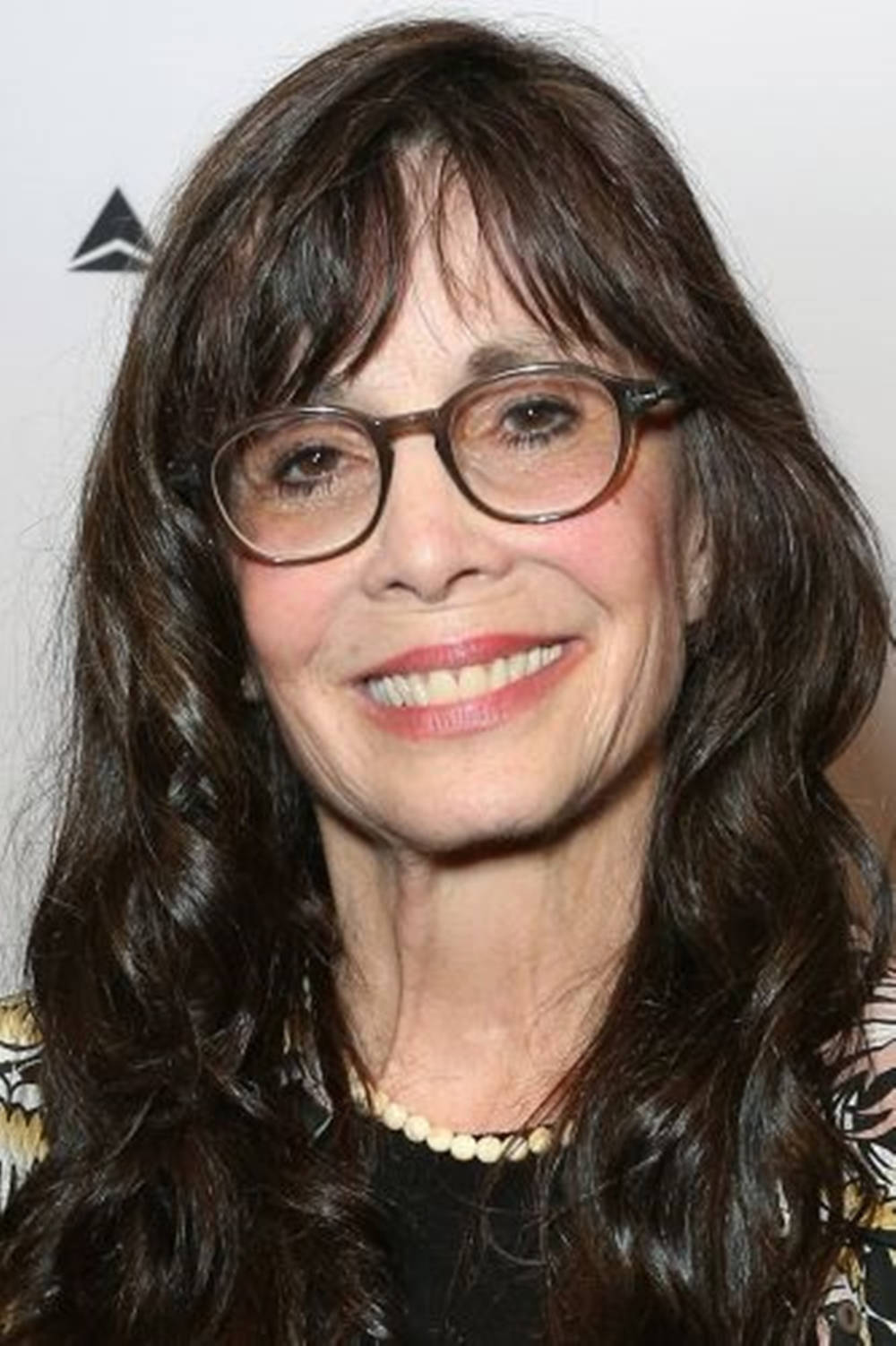 American Actress Talia Shire With Eyeglasses Wallpaper