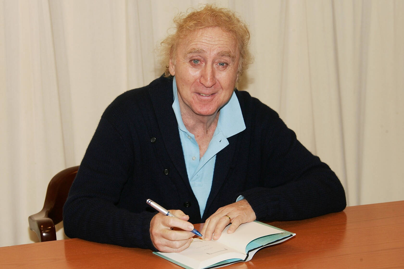 American Author And Actor Gene Wilder Book Signing Wallpaper