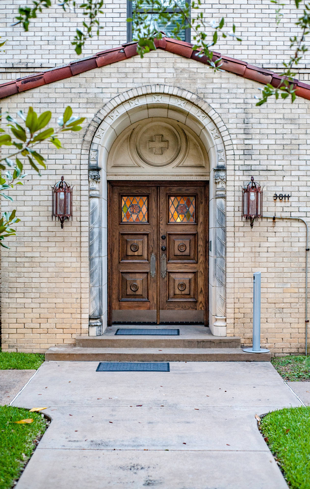 American Catholic Church Wooden Door Wallpaper