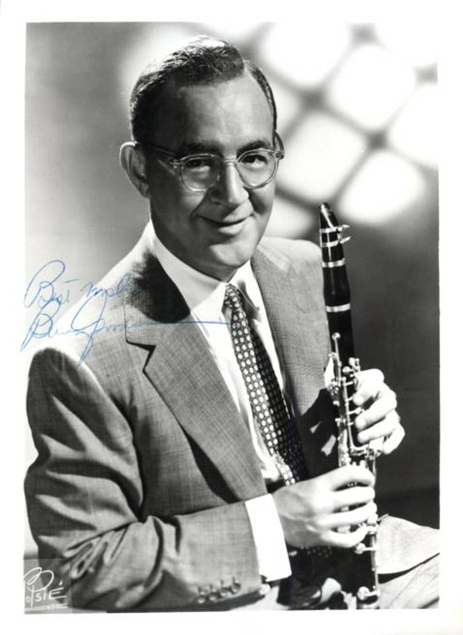 Ritrattoautografato Del Clarinettista Americano Benny Goodman Del 1960. Sfondo