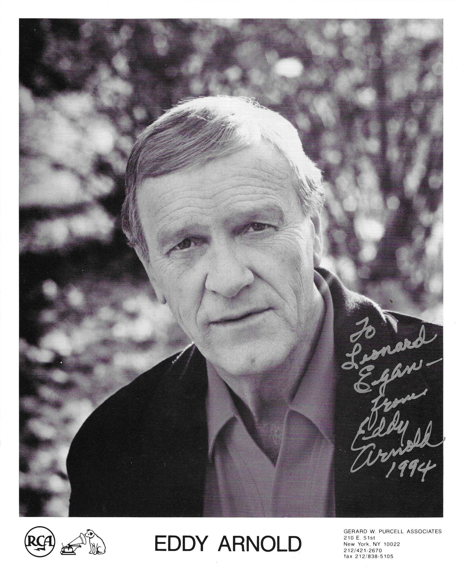 American Country Singer Eddy Arnold With Autograph Wallpaper