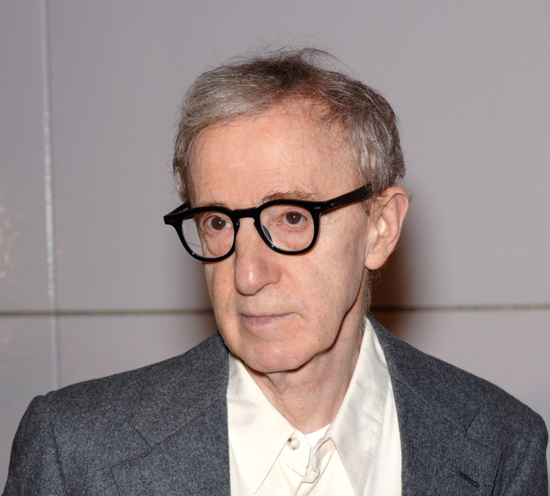 Directorestadounidense Woody Allen En La Premiere De La Película Match Point. Fondo de pantalla